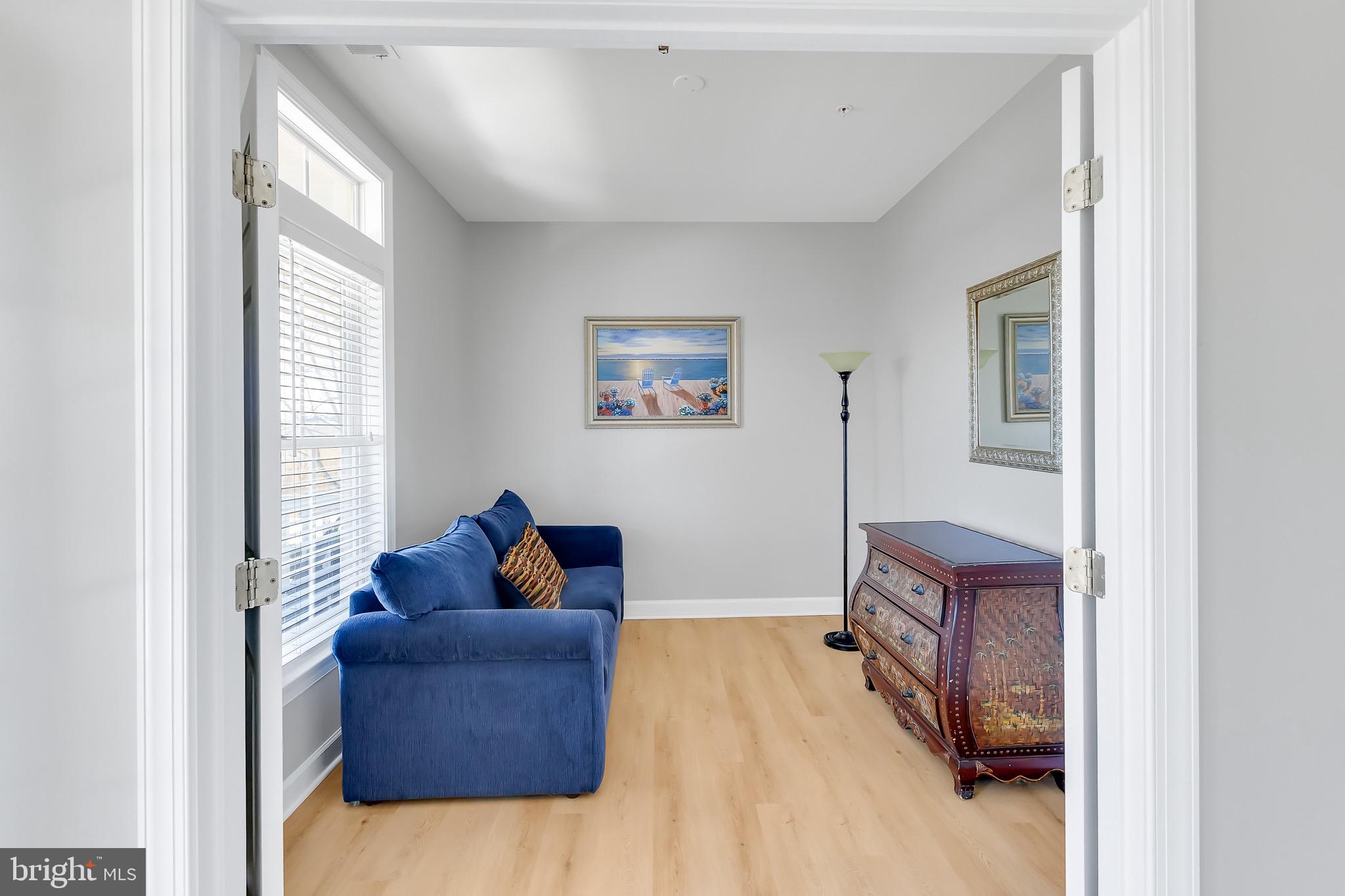 SUNSET ISLAND - Residential