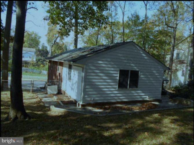 DEVONSHIRE GARDENS - Residential Lease