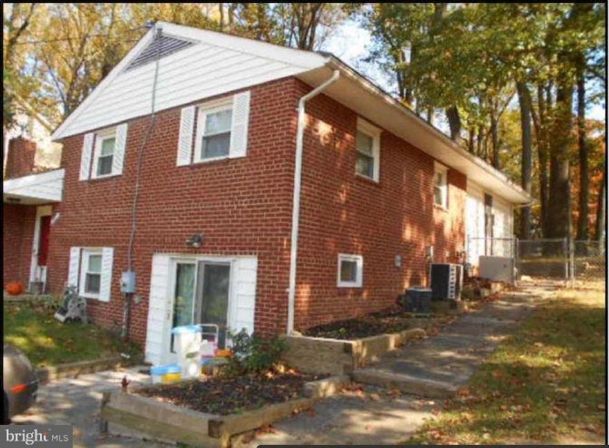 Beautifully Updated & Near Metros. Split Level-5B/3.5Bth House w/ Open plan kit/living rm &Wood Flrs. 2 large Master BRs w MBth & walk-in closets. Family/Game room with sep. entrance.Huge fenced yard w/brick patio/fire pit/shed. 3+ car parking.  2 mi. to EFC/WFC metro & Mosaic Ctr.  min.to 495/66, Lee Hwy &RT50/I495/66.walk to shops/parks/Schs.  Available 07/1/18. Mowing included. One Dog OK.