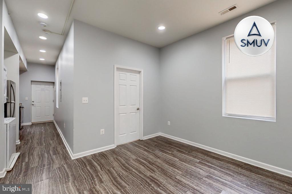 BARCLAY - GREENMOUNT - Residential Lease