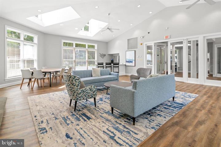 ADMIRAL REACH AT HARBOUR GATES - Residential