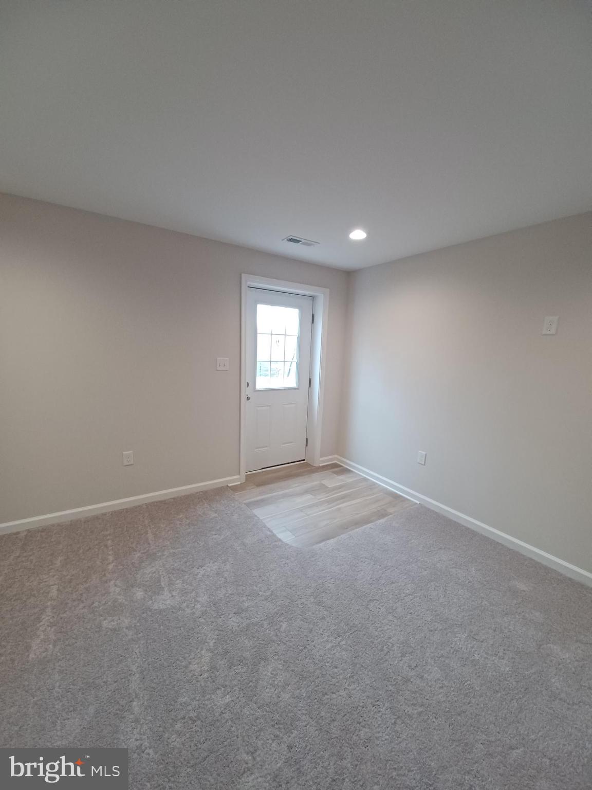 MIDDLE CREEK MANOR - Residential