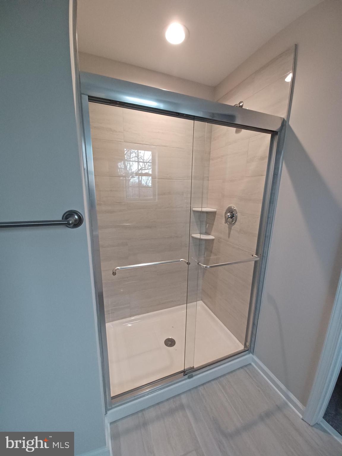 MIDDLE CREEK MANOR - Residential