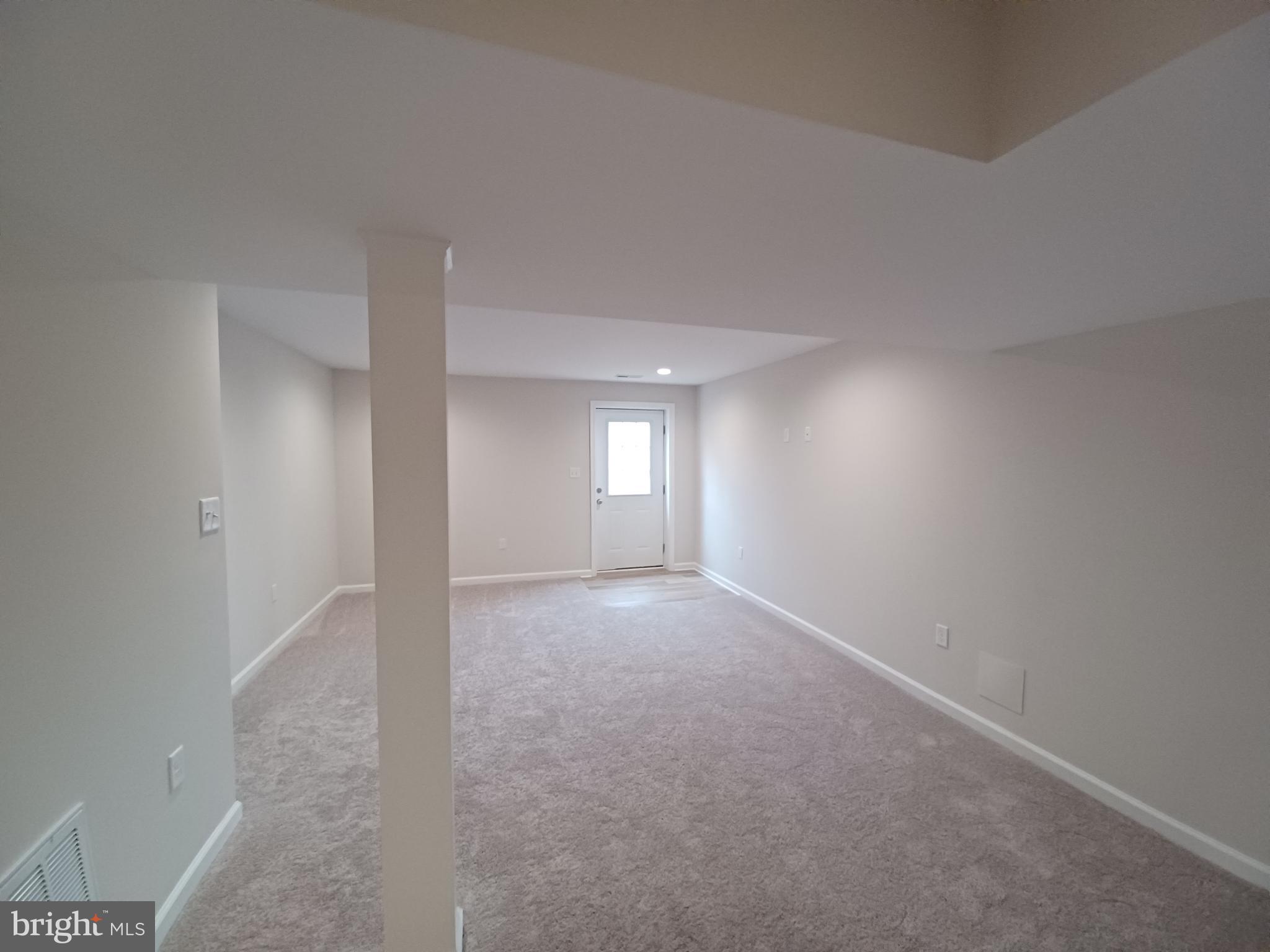 MIDDLE CREEK MANOR - Residential