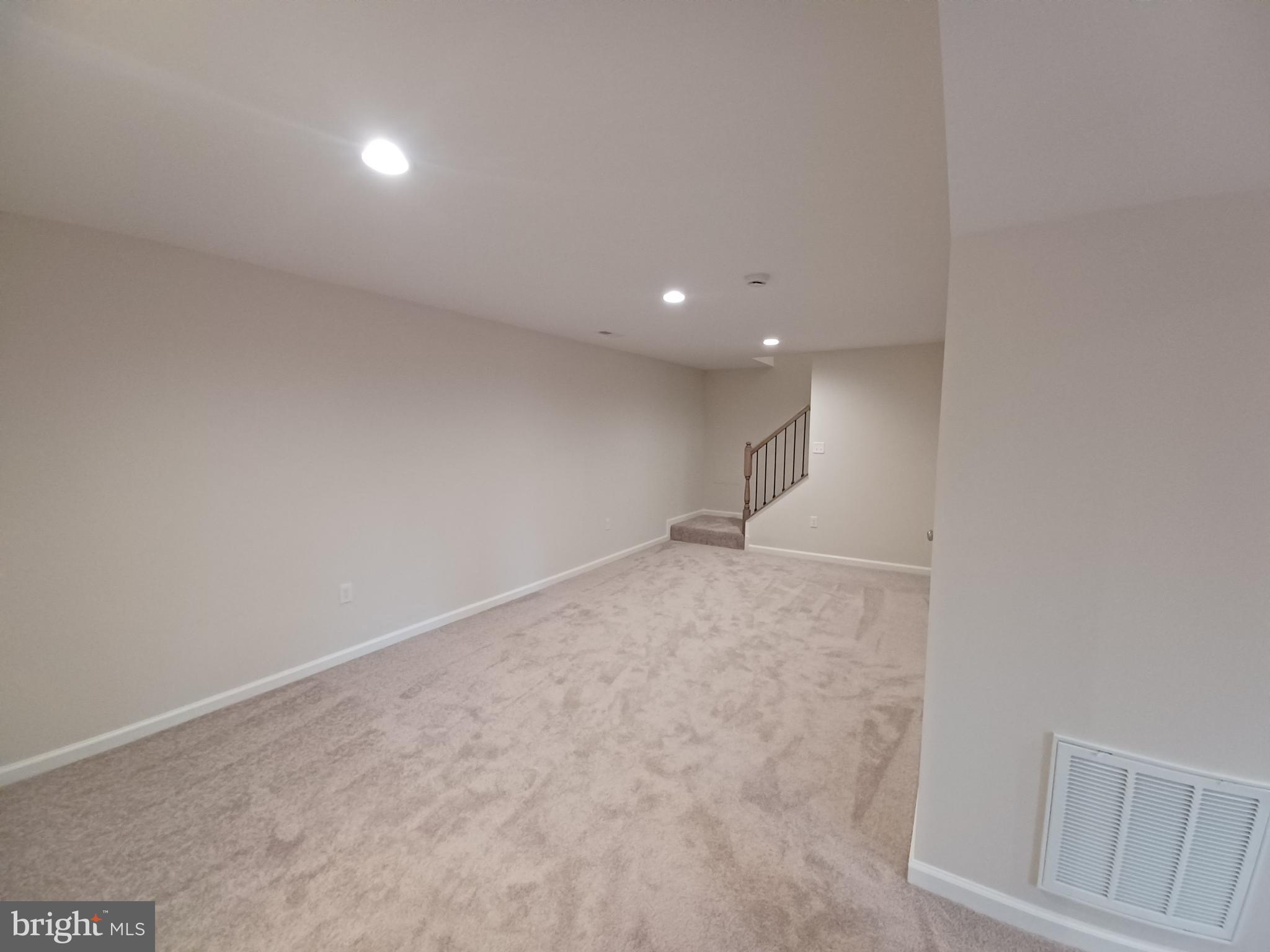 MIDDLE CREEK MANOR - Residential