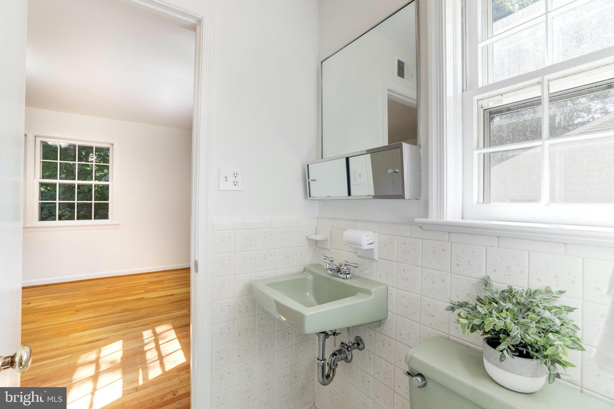 CHAIN BRIDGE FOREST - Residential