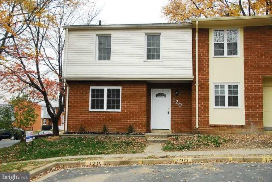 Lovely, renovated end unit townhome. Updated kitchen and baths.. Fresh paint and new carpet throughout