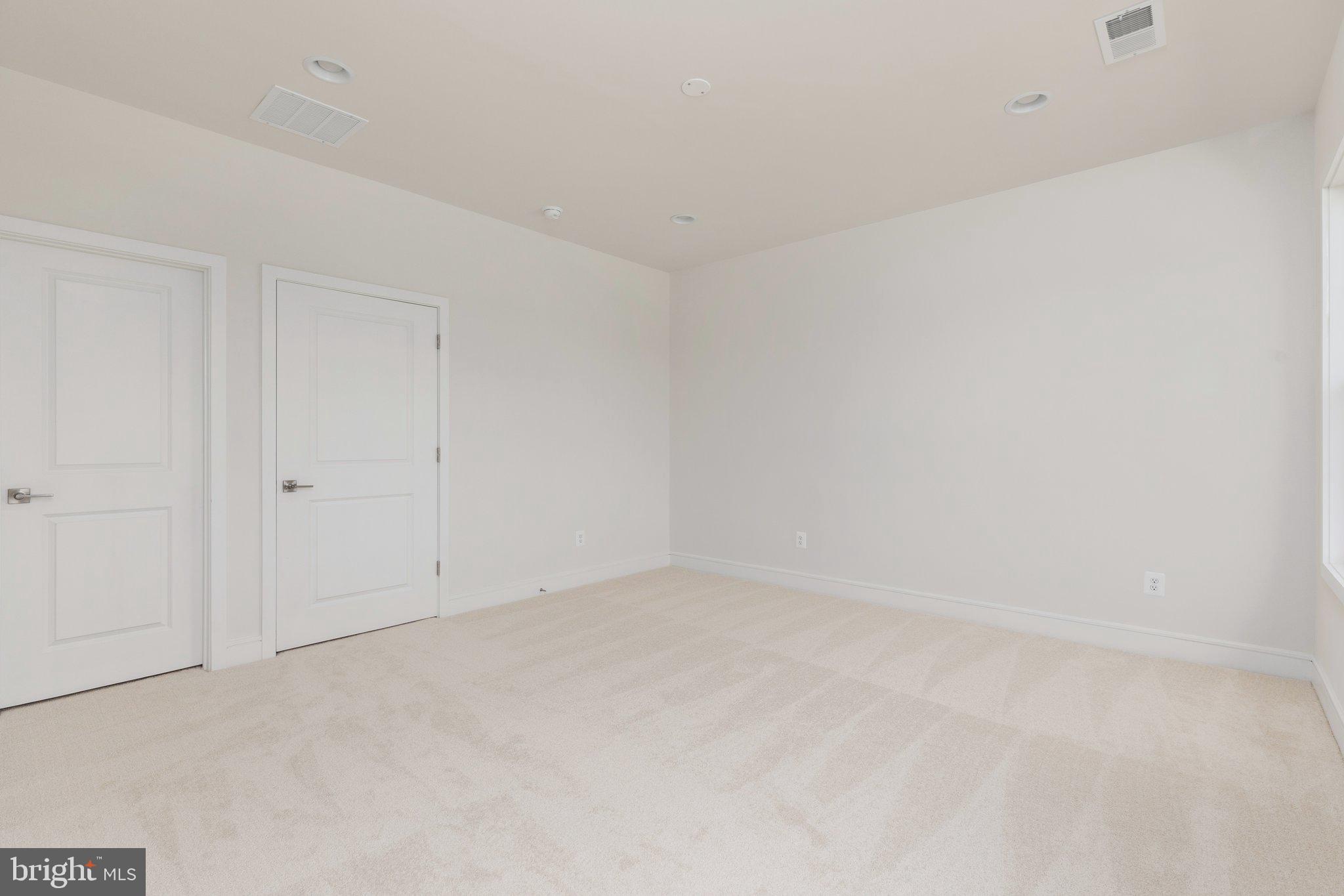 LAKE FREDERICK - Residential Lease