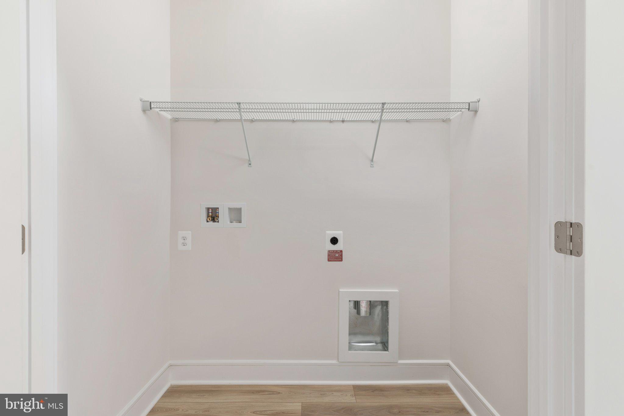 LAKE FREDERICK - Residential Lease