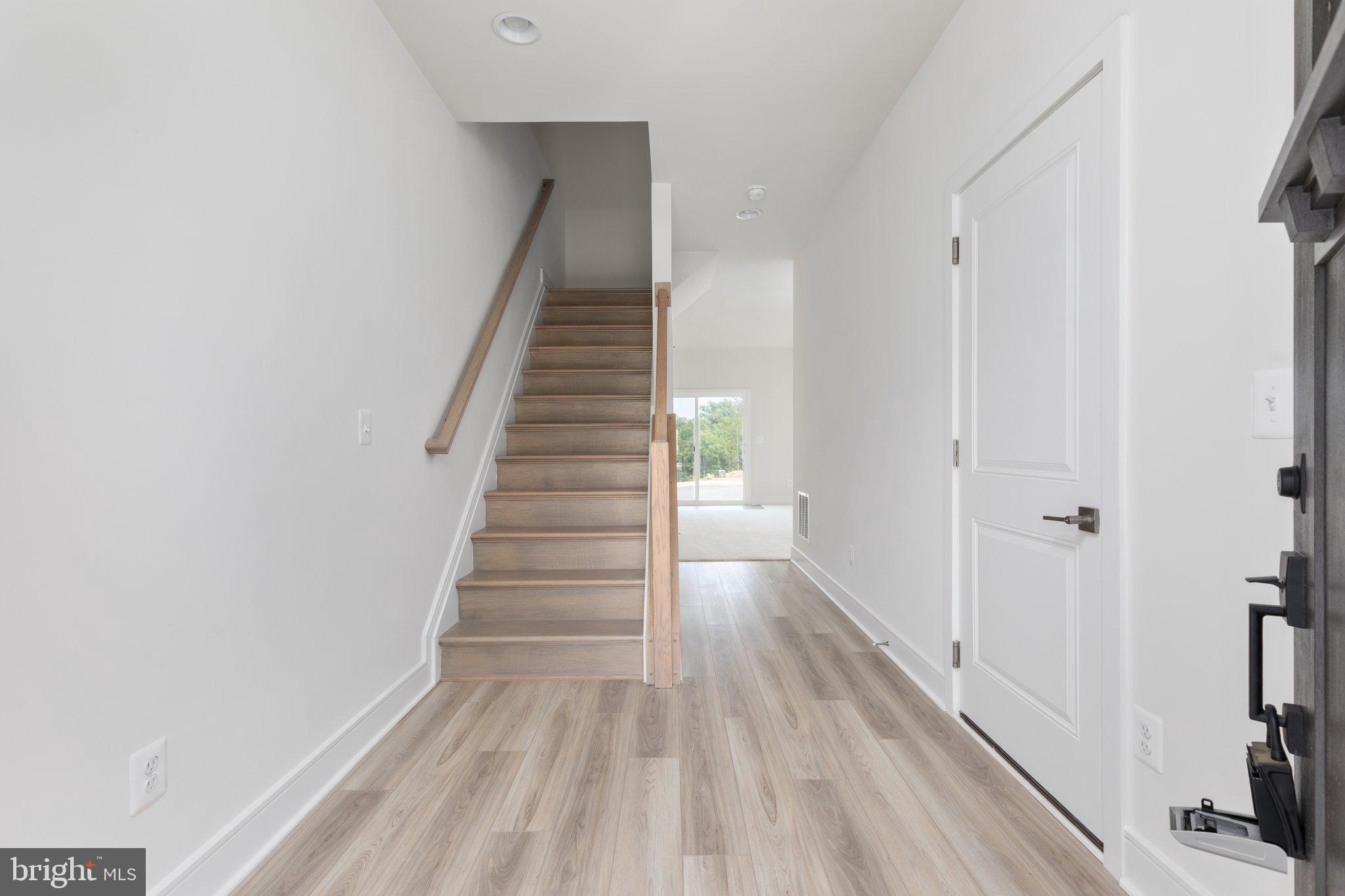 LAKE FREDERICK - Residential Lease