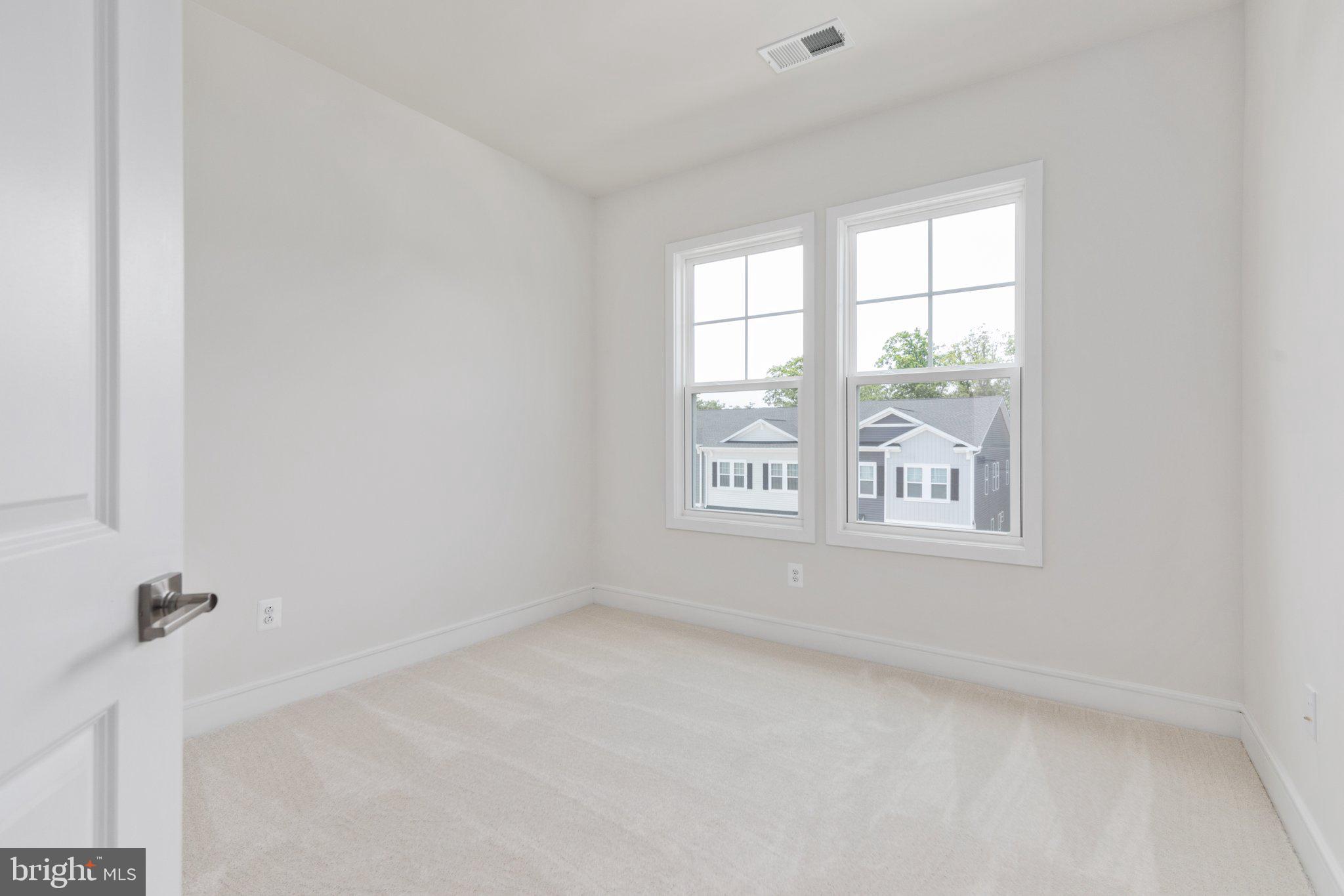 LAKE FREDERICK - Residential Lease