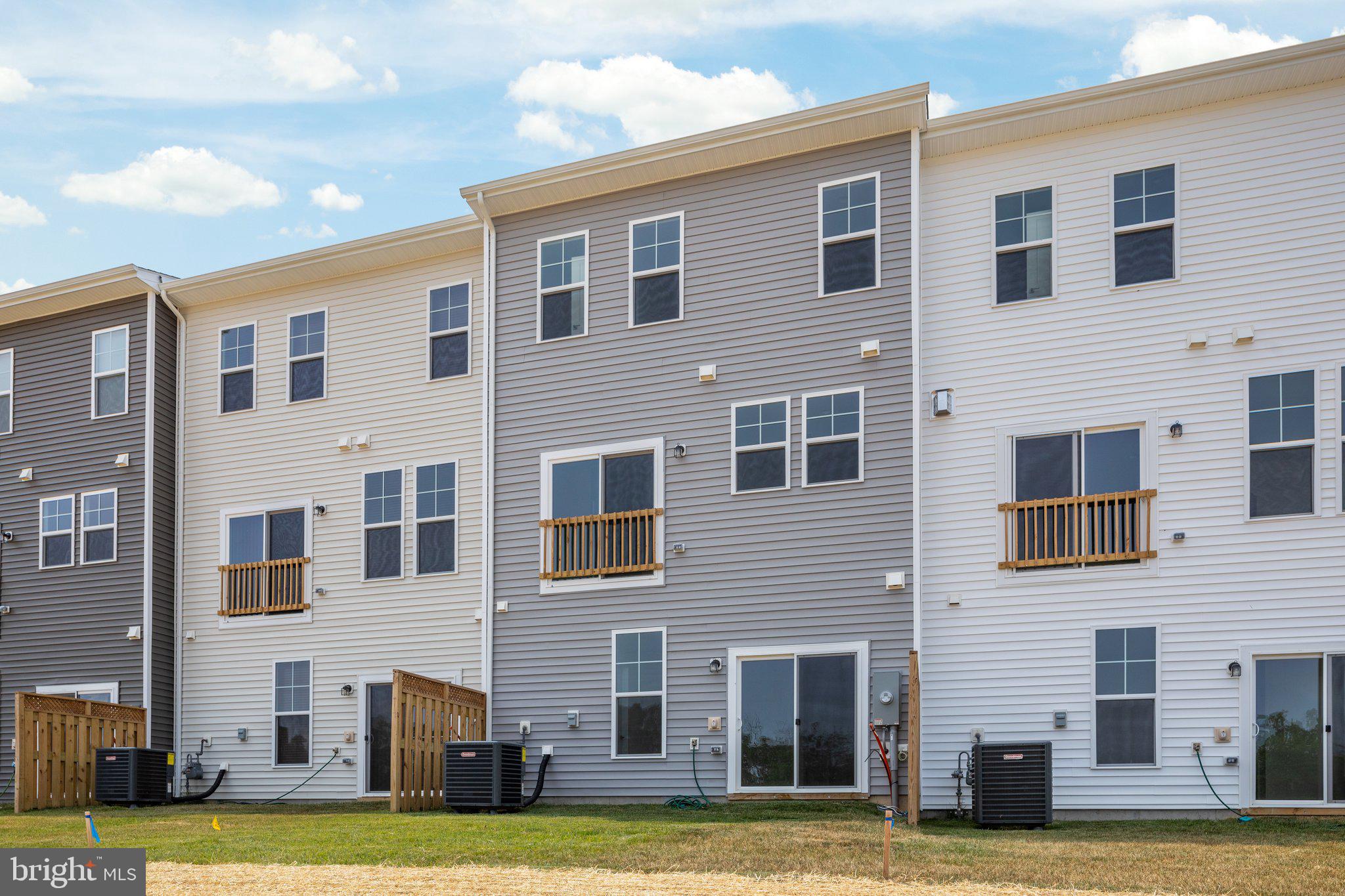 LAKE FREDERICK - Residential Lease