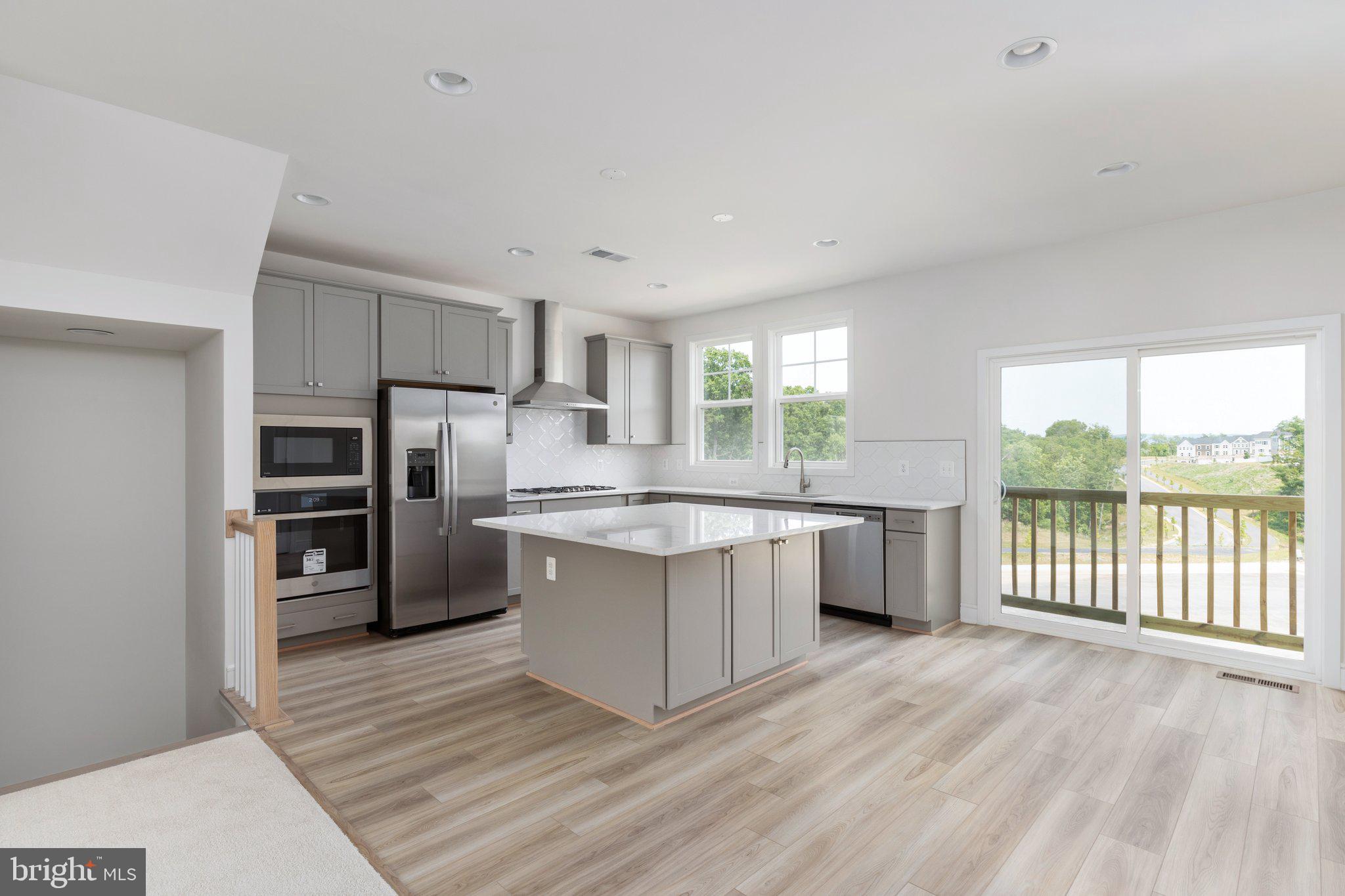 LAKE FREDERICK - Residential Lease