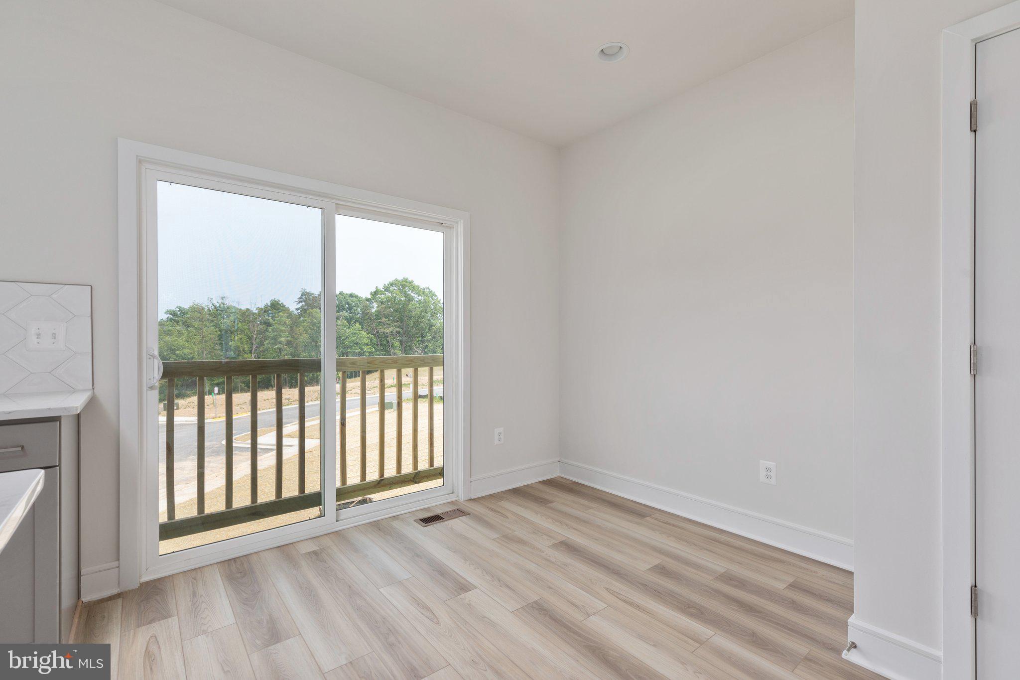 LAKE FREDERICK - Residential Lease