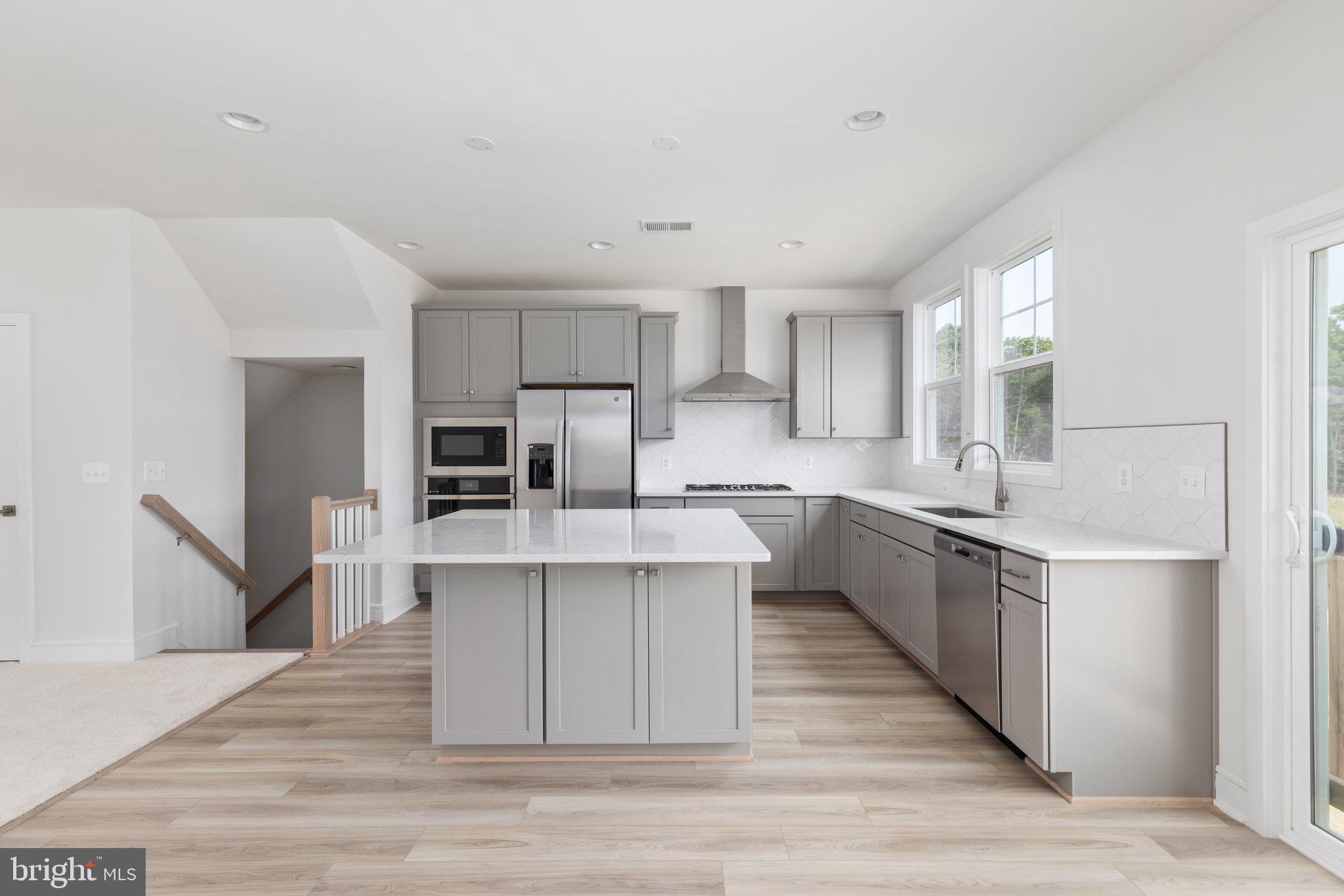 LAKE FREDERICK - Residential Lease