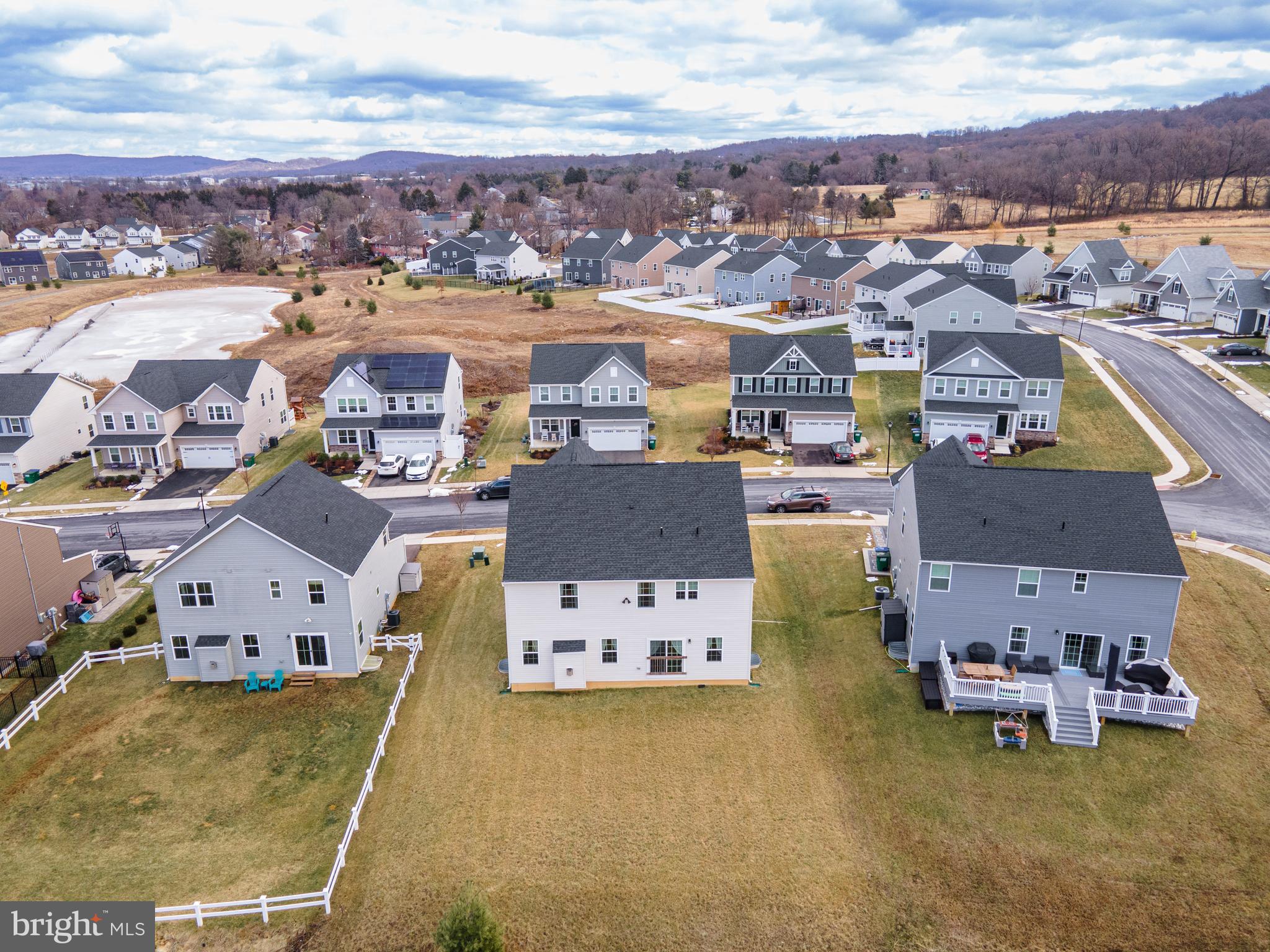 STONE HILL MEADOWS - Residential