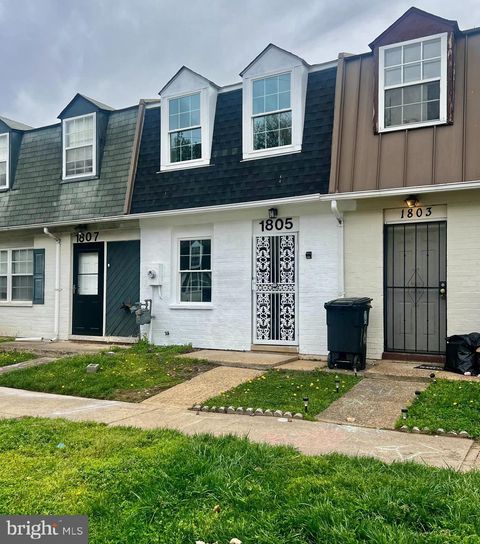 1805 VILLAGE GREEN DRIVE HYATTSVILLE MD 20785