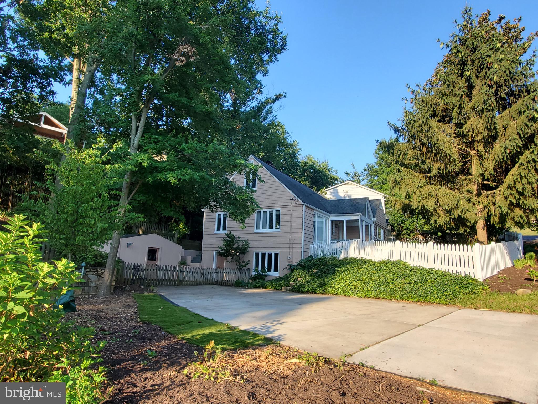 AURORA HILLS - Residential Lease