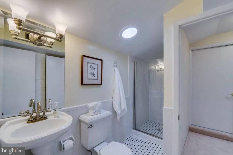 AURORA HILLS - Residential Lease