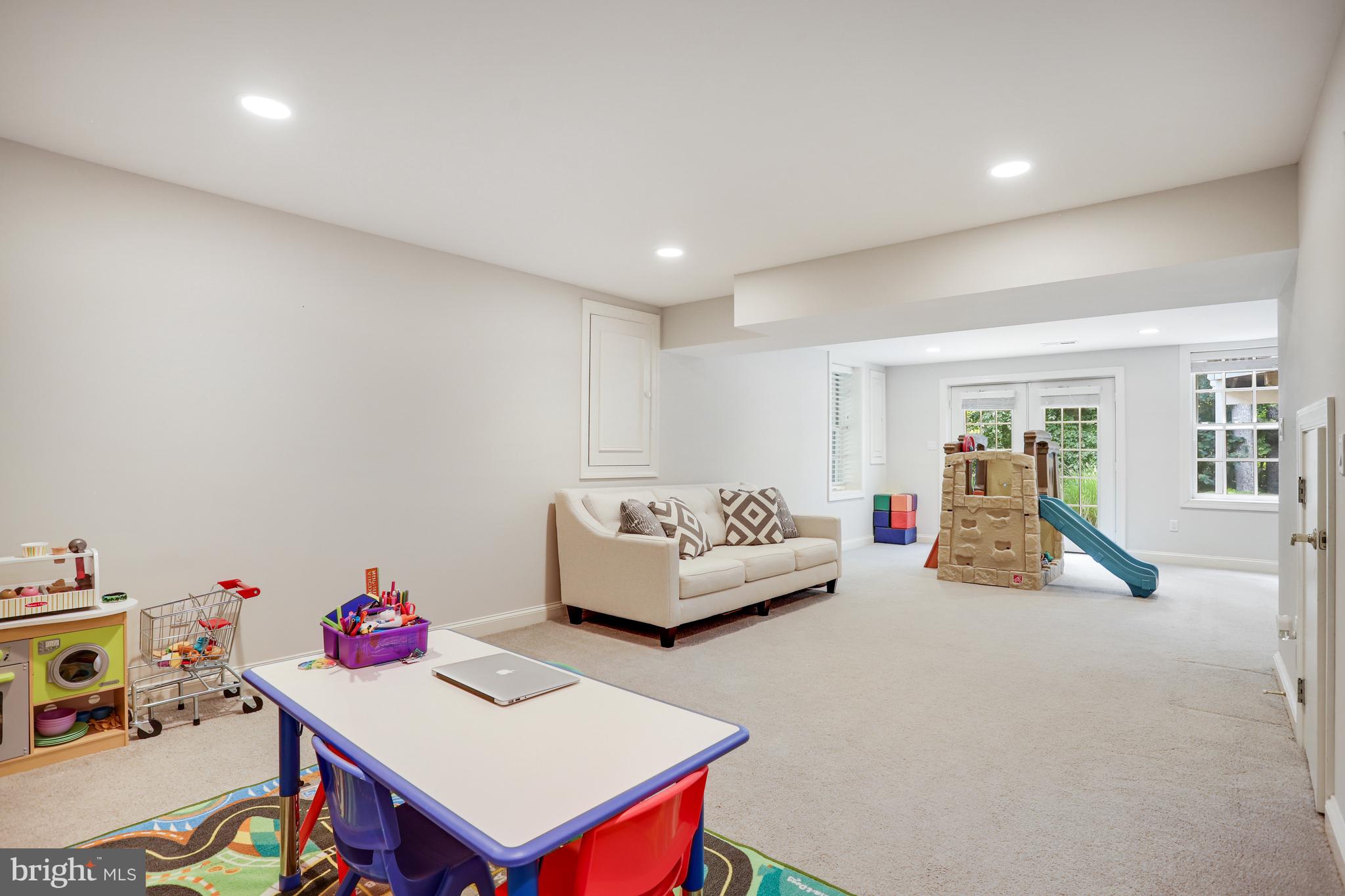 TIMBERLAKE ESTATES SOUTH - Residential