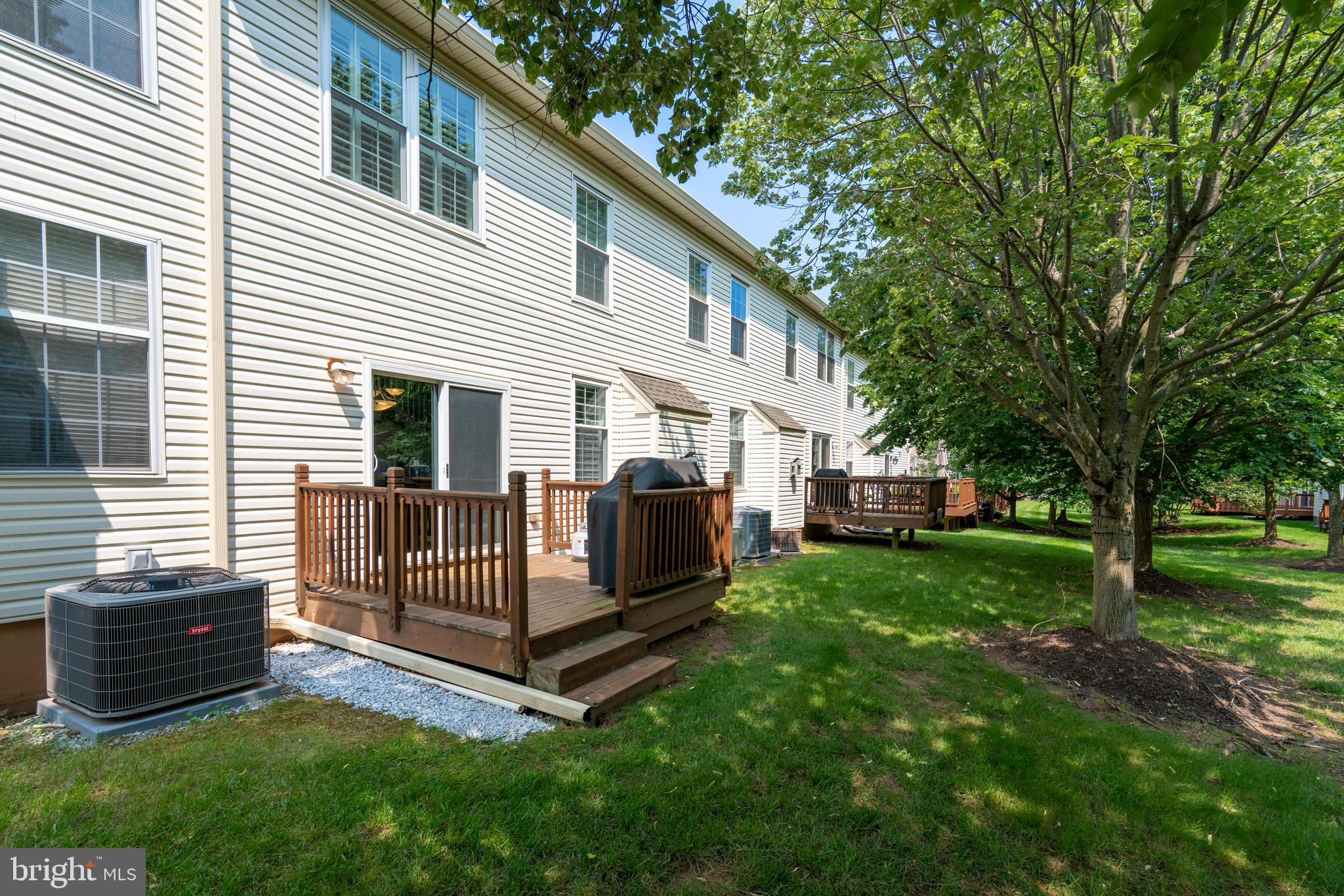 HAMPTON GREEN - Residential