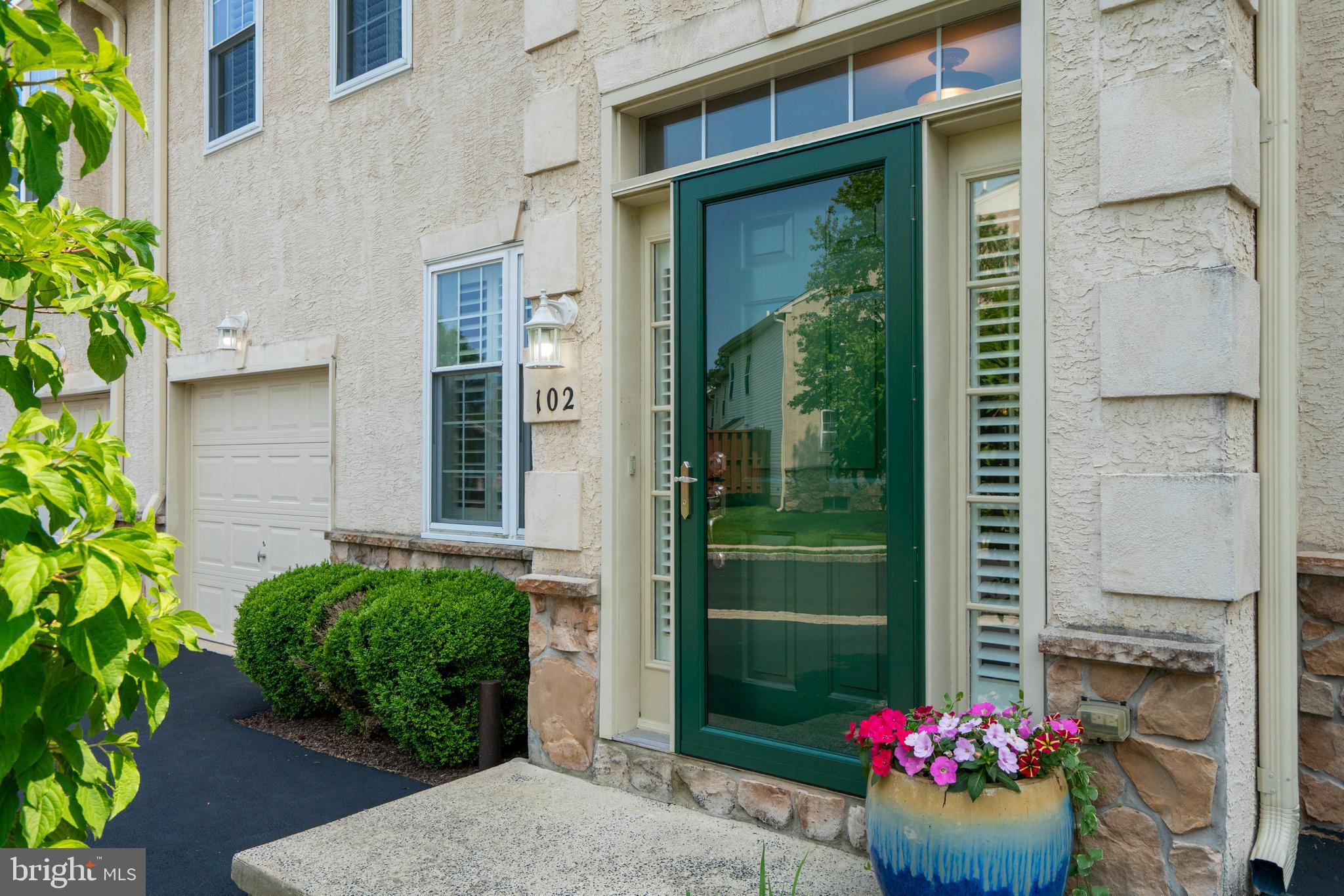HAMPTON GREEN - Residential