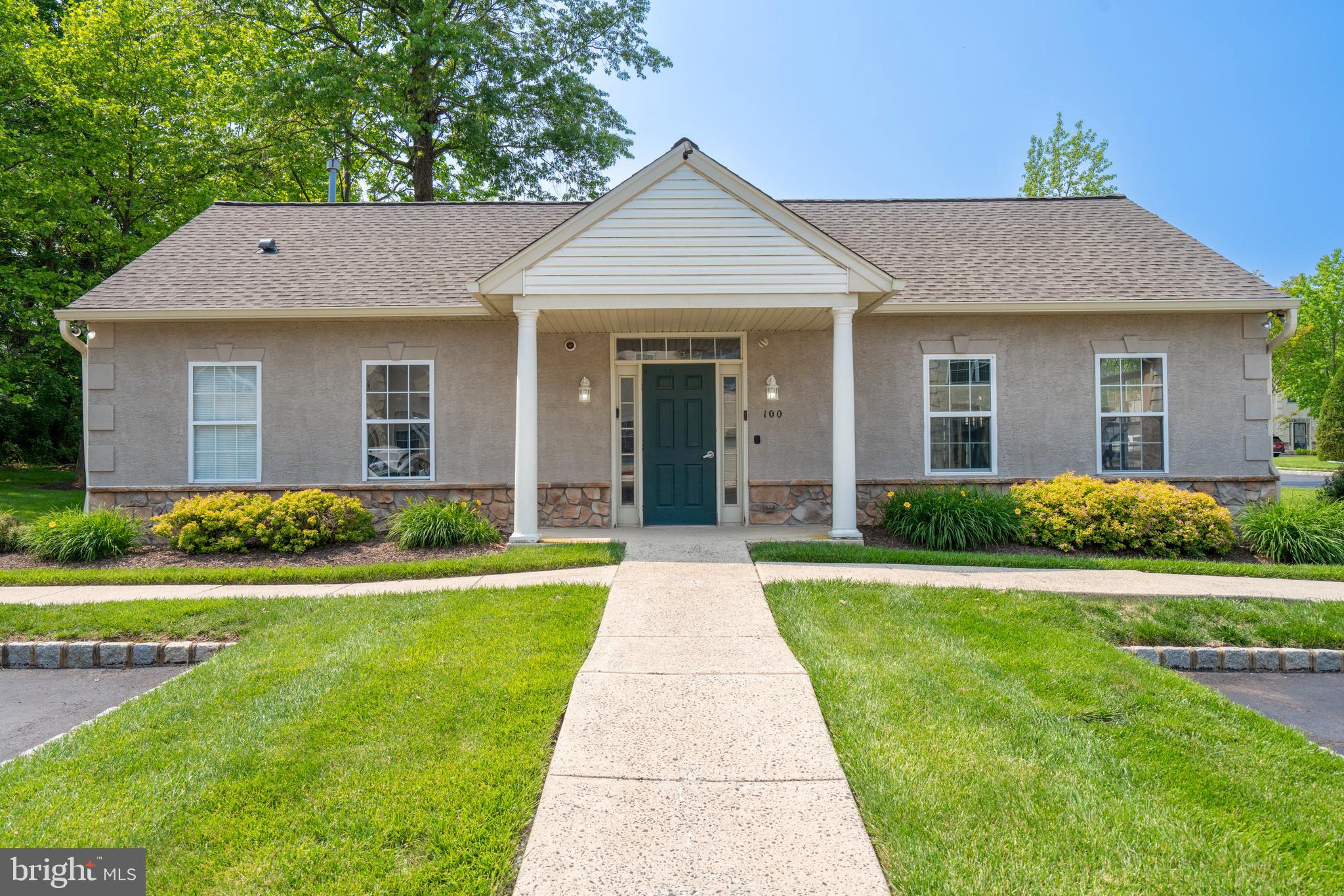 HAMPTON GREEN - Residential