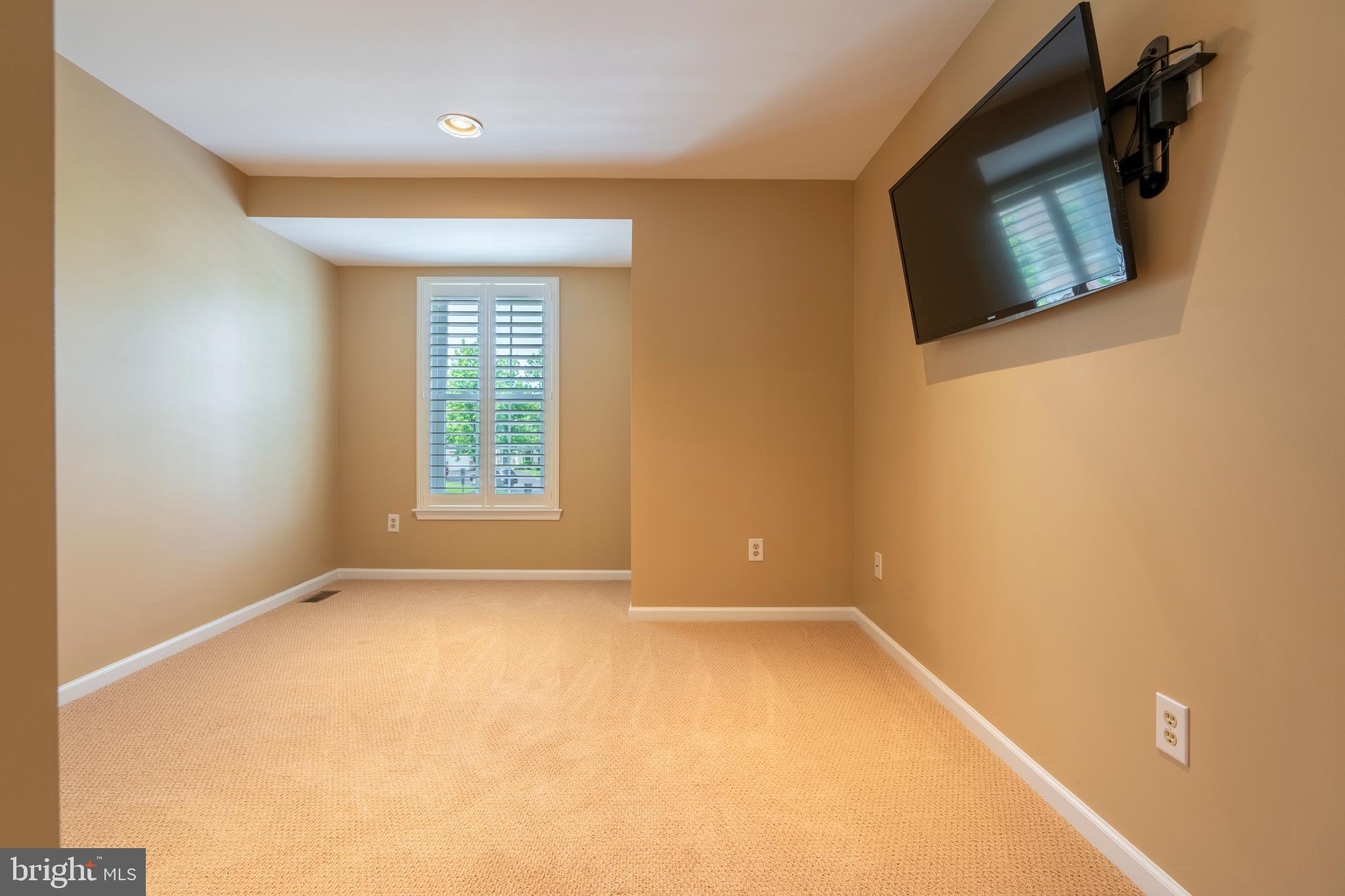 HAMPTON GREEN - Residential
