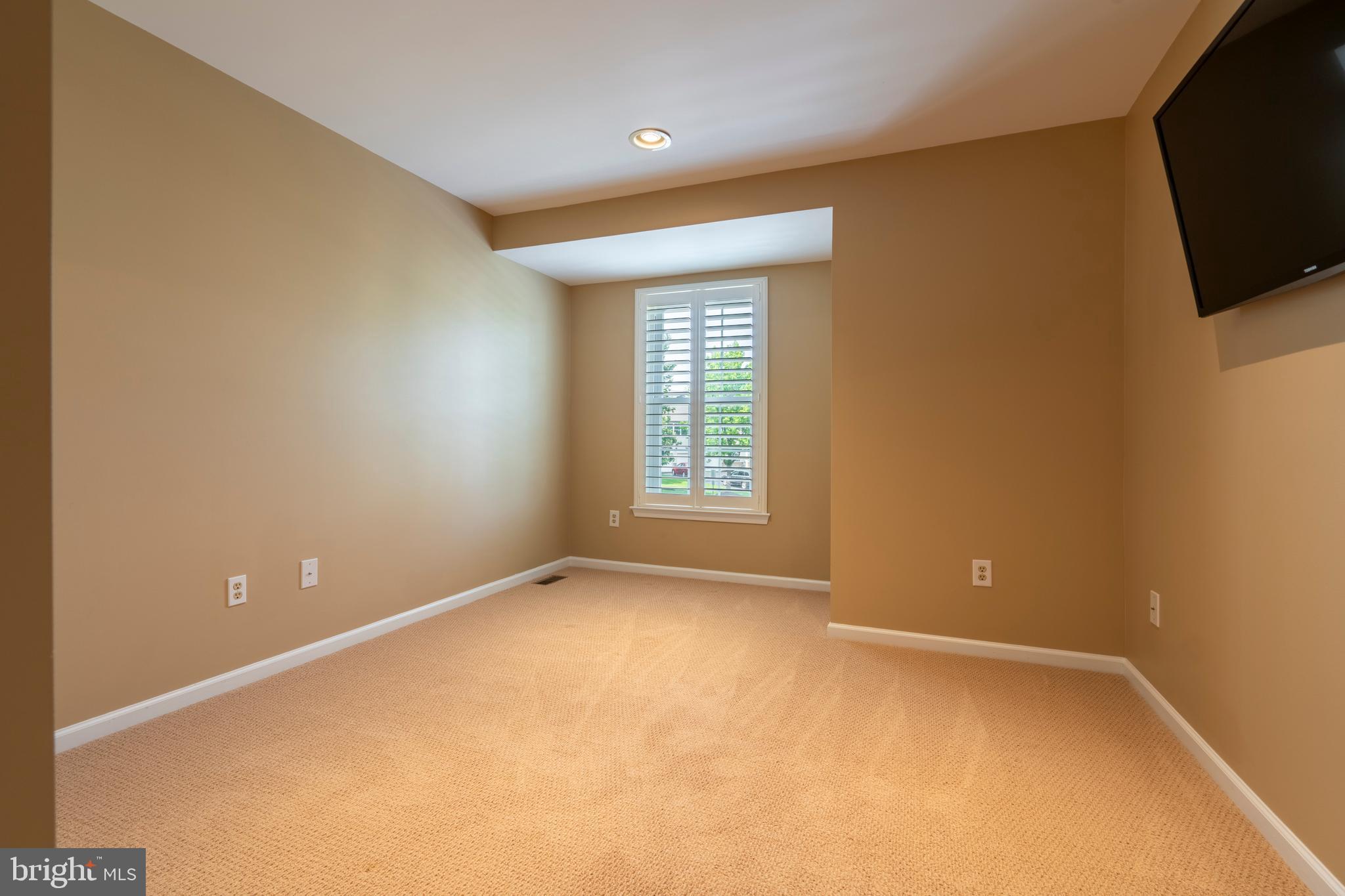 HAMPTON GREEN - Residential