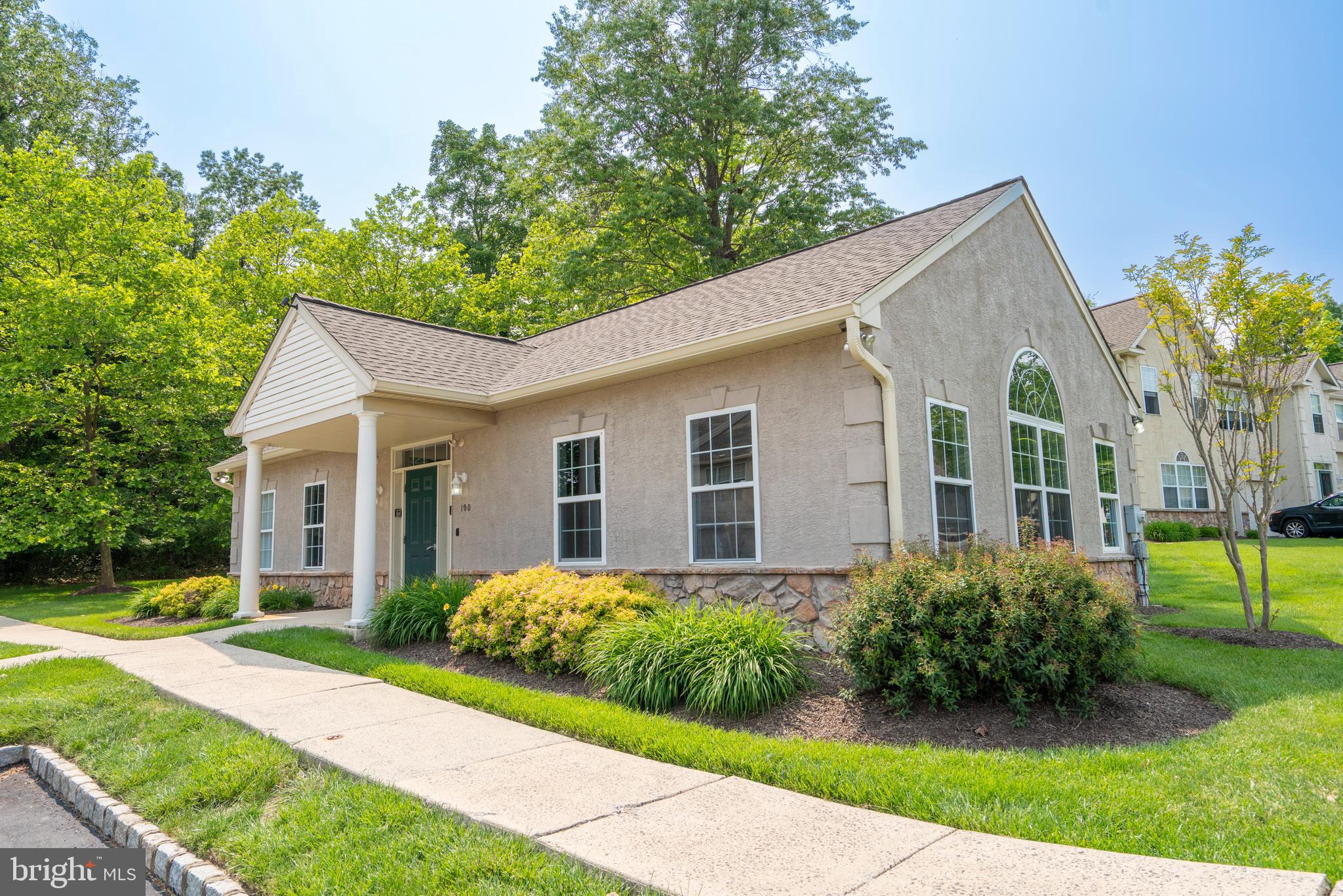 HAMPTON GREEN - Residential