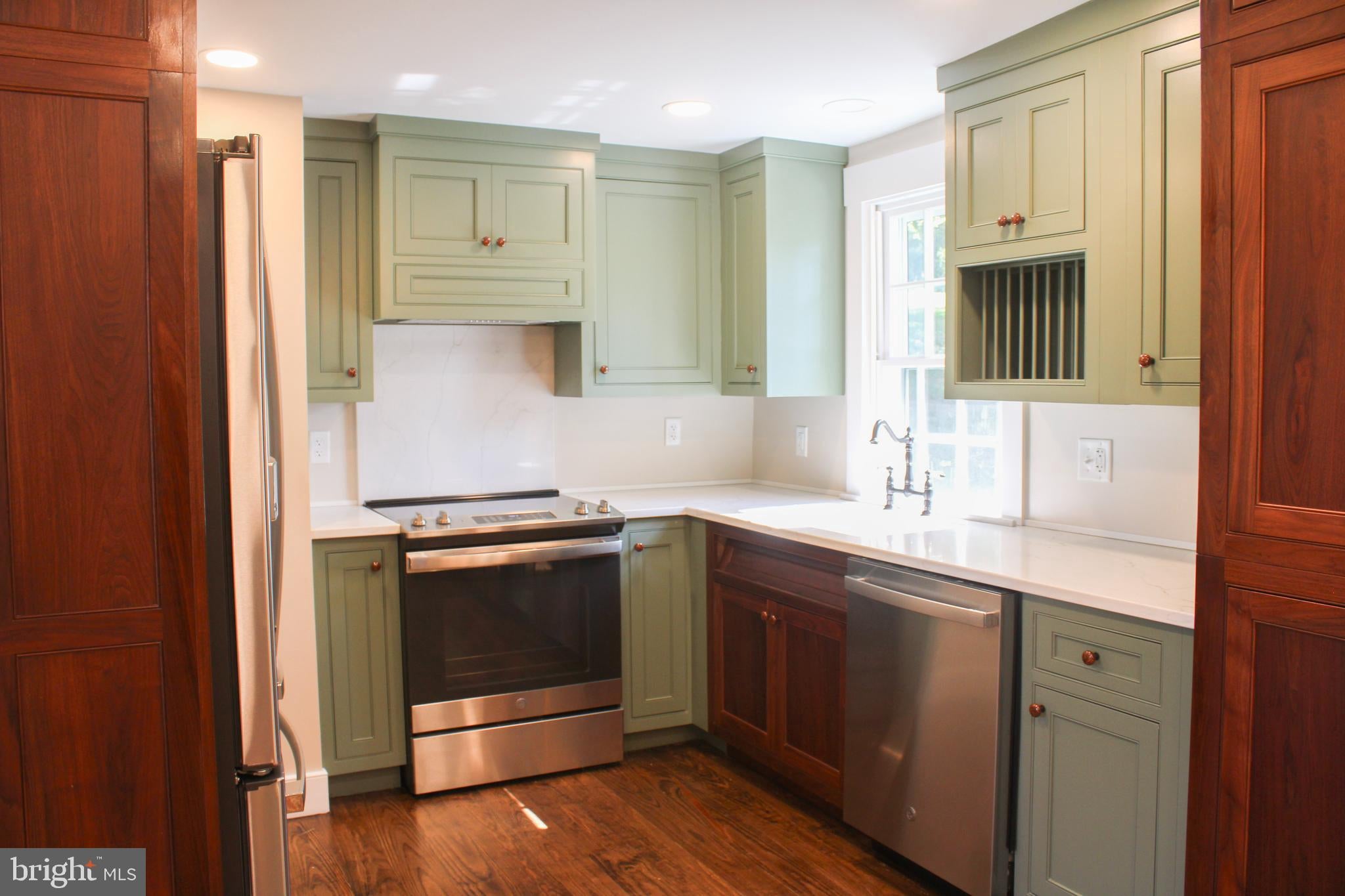 242 FORT BOWMAN ROAD