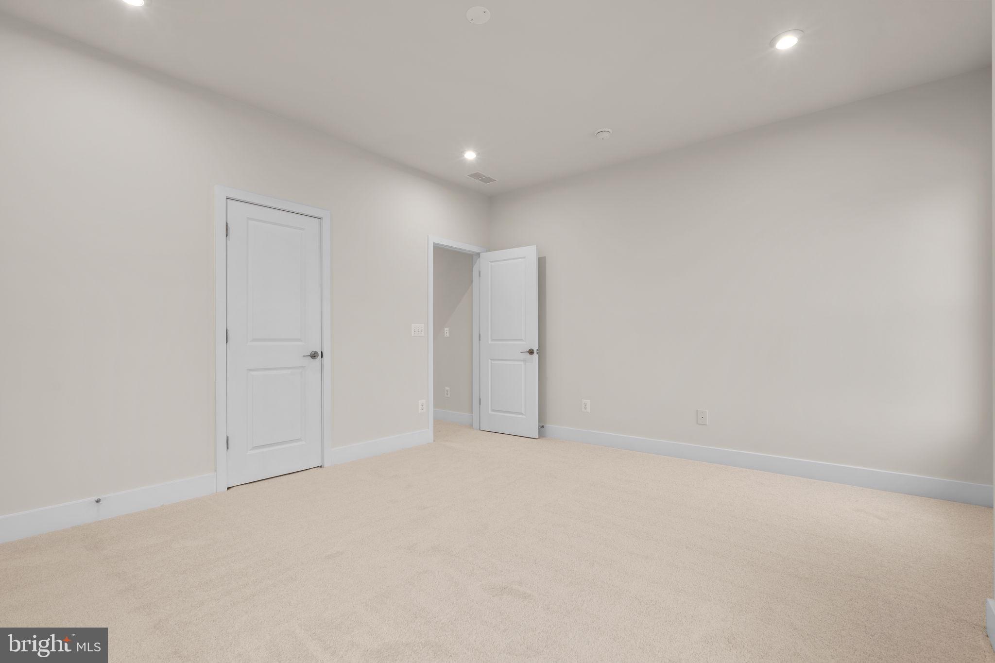 HIATT POINTE AT SNOWDEN BRIDGE - Residential