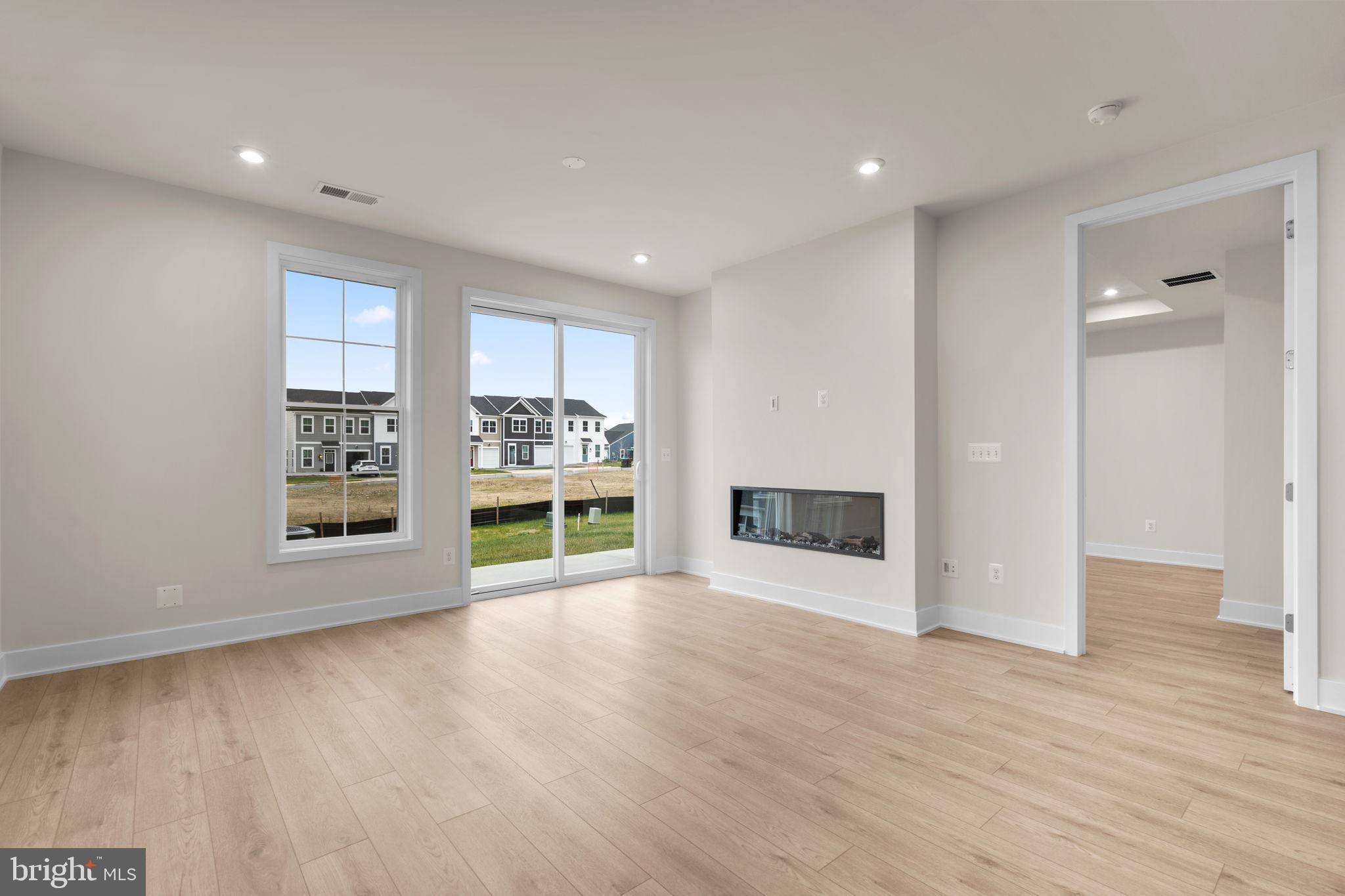 HIATT POINTE AT SNOWDEN BRIDGE - Residential