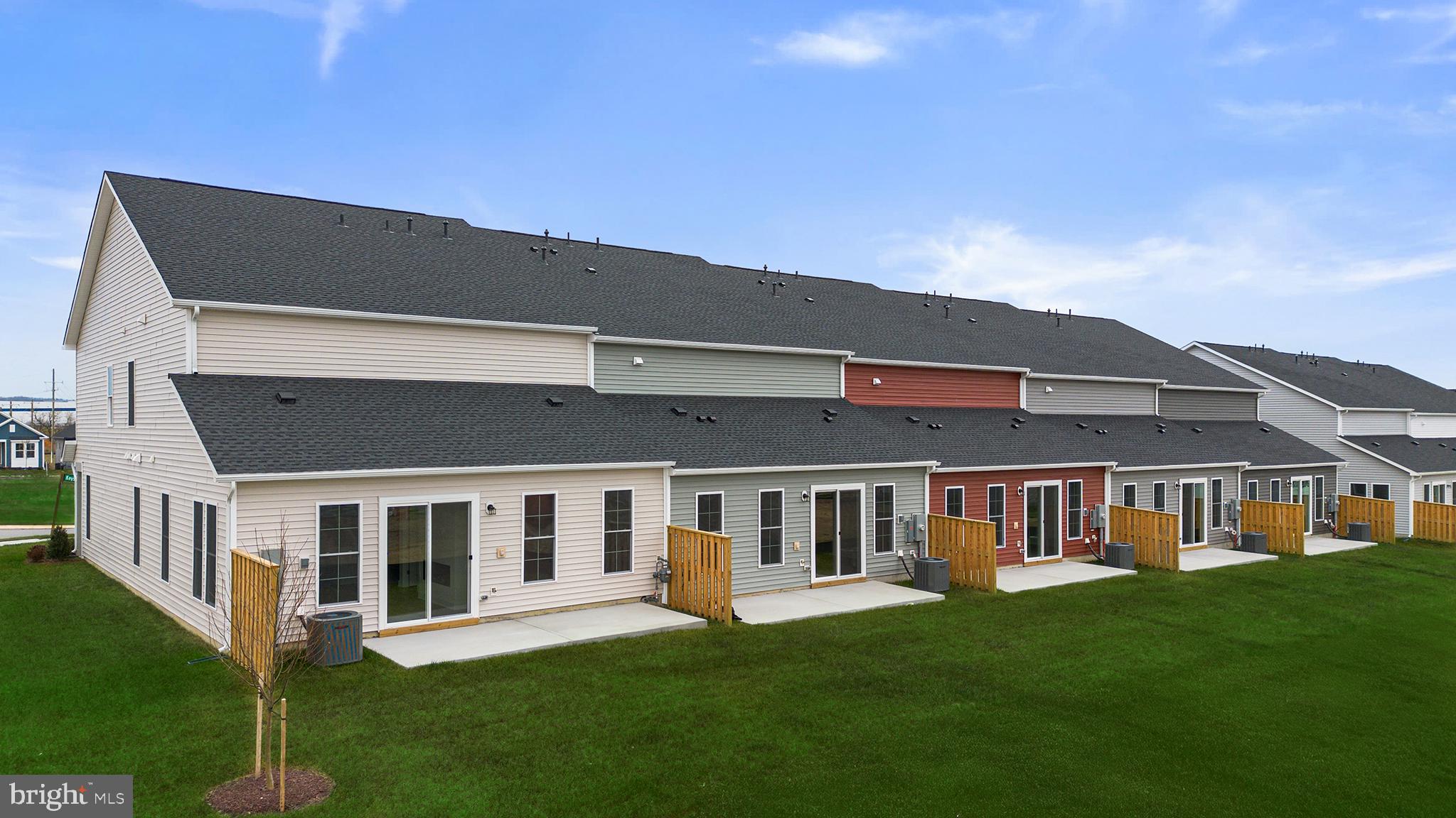 HIATT POINTE AT SNOWDEN BRIDGE - Residential