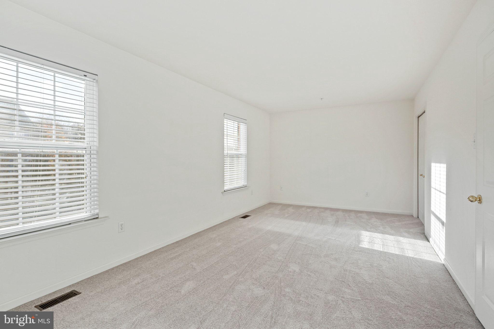 TWIN ARCH CROSSING - Residential