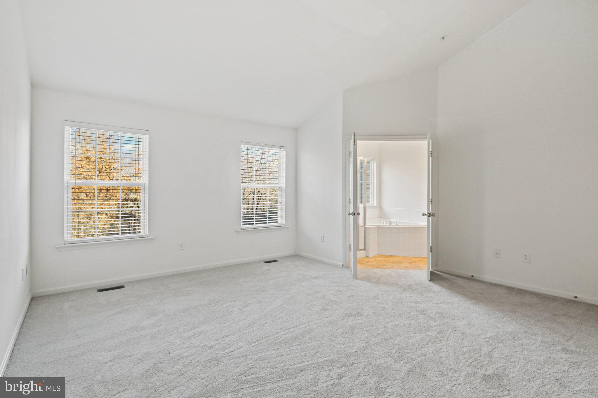 TWIN ARCH CROSSING - Residential