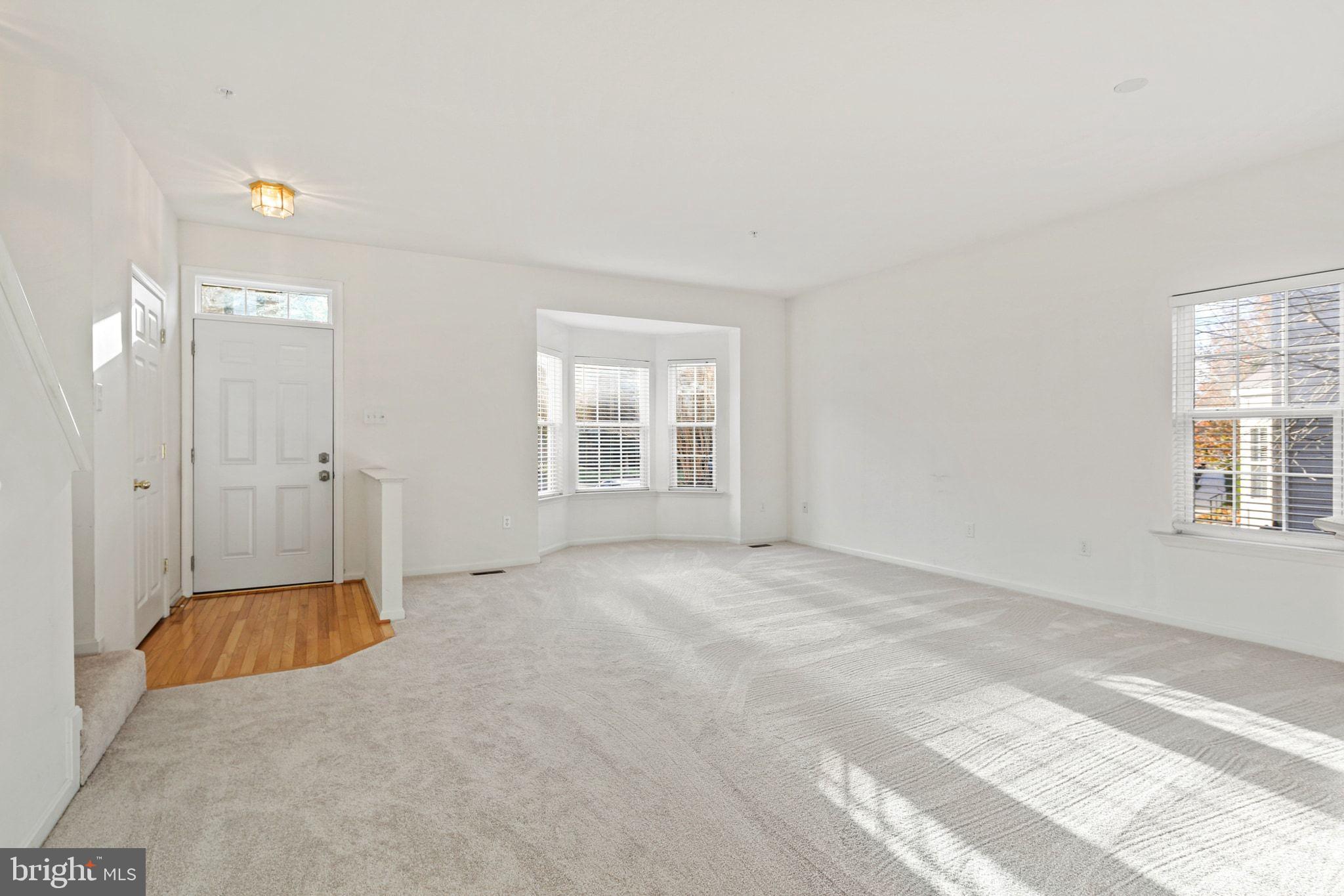 TWIN ARCH CROSSING - Residential