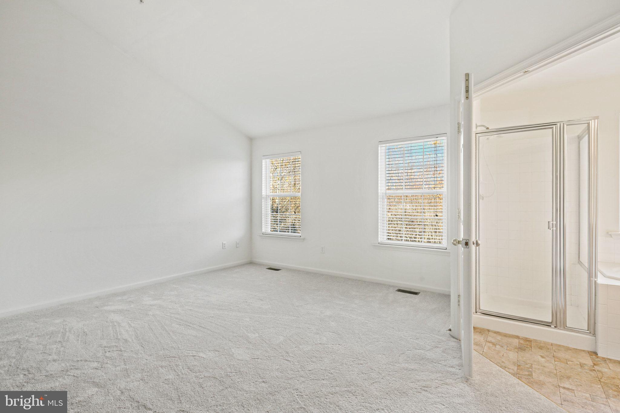 TWIN ARCH CROSSING - Residential