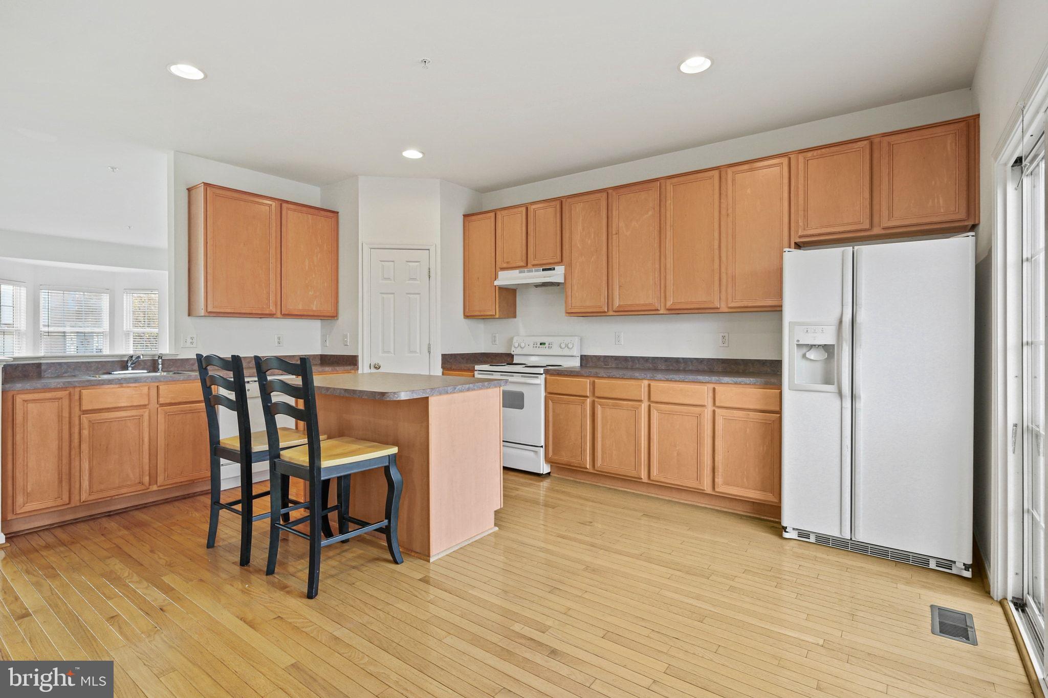 TWIN ARCH CROSSING - Residential