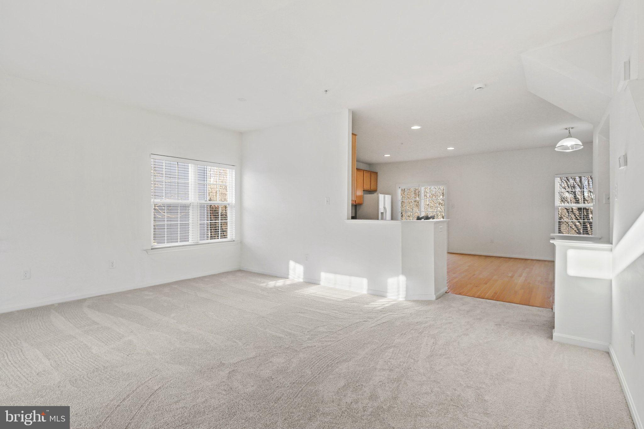 TWIN ARCH CROSSING - Residential