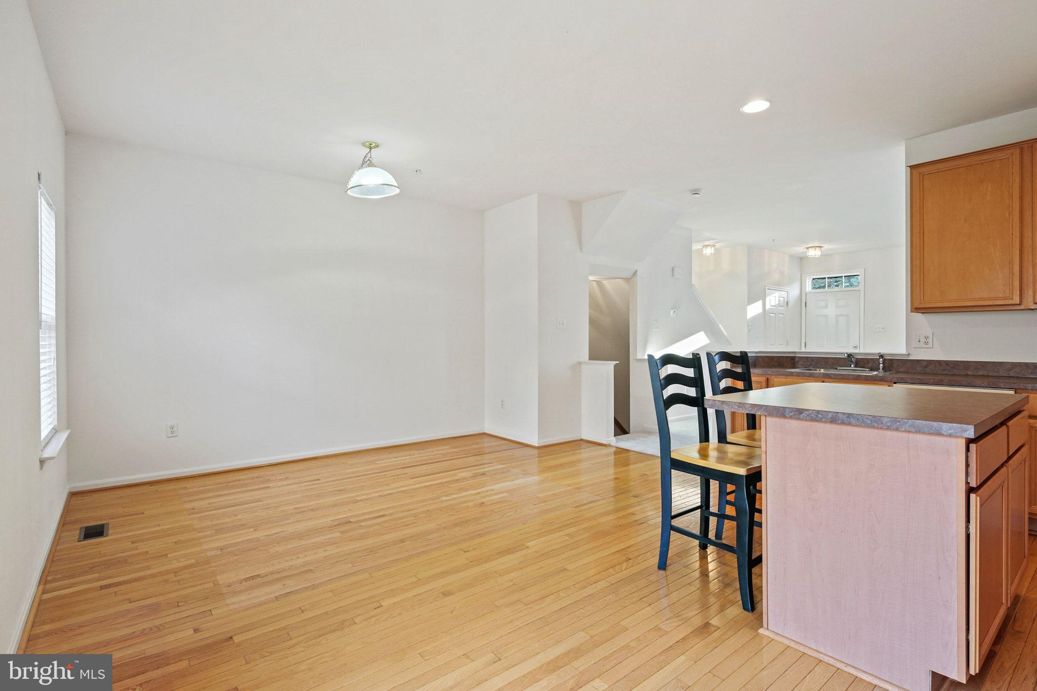 TWIN ARCH CROSSING - Residential