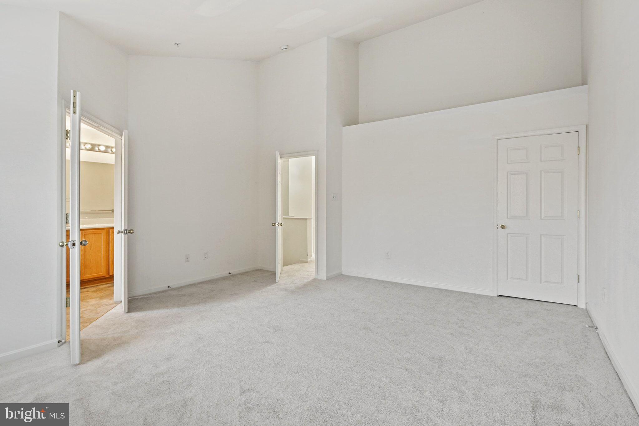 TWIN ARCH CROSSING - Residential