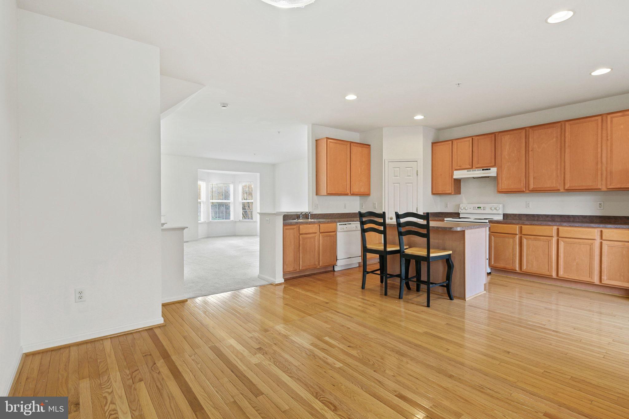 TWIN ARCH CROSSING - Residential