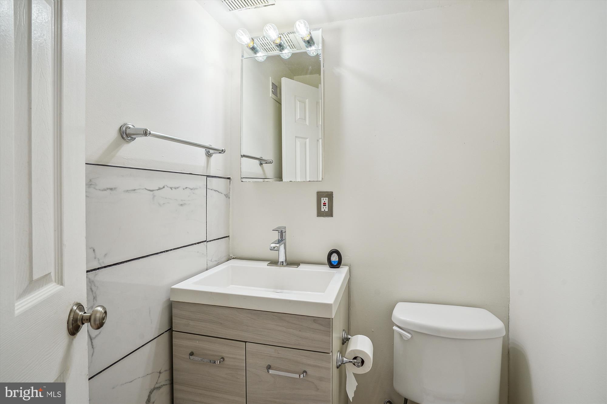 DALE CITY - Residential Lease