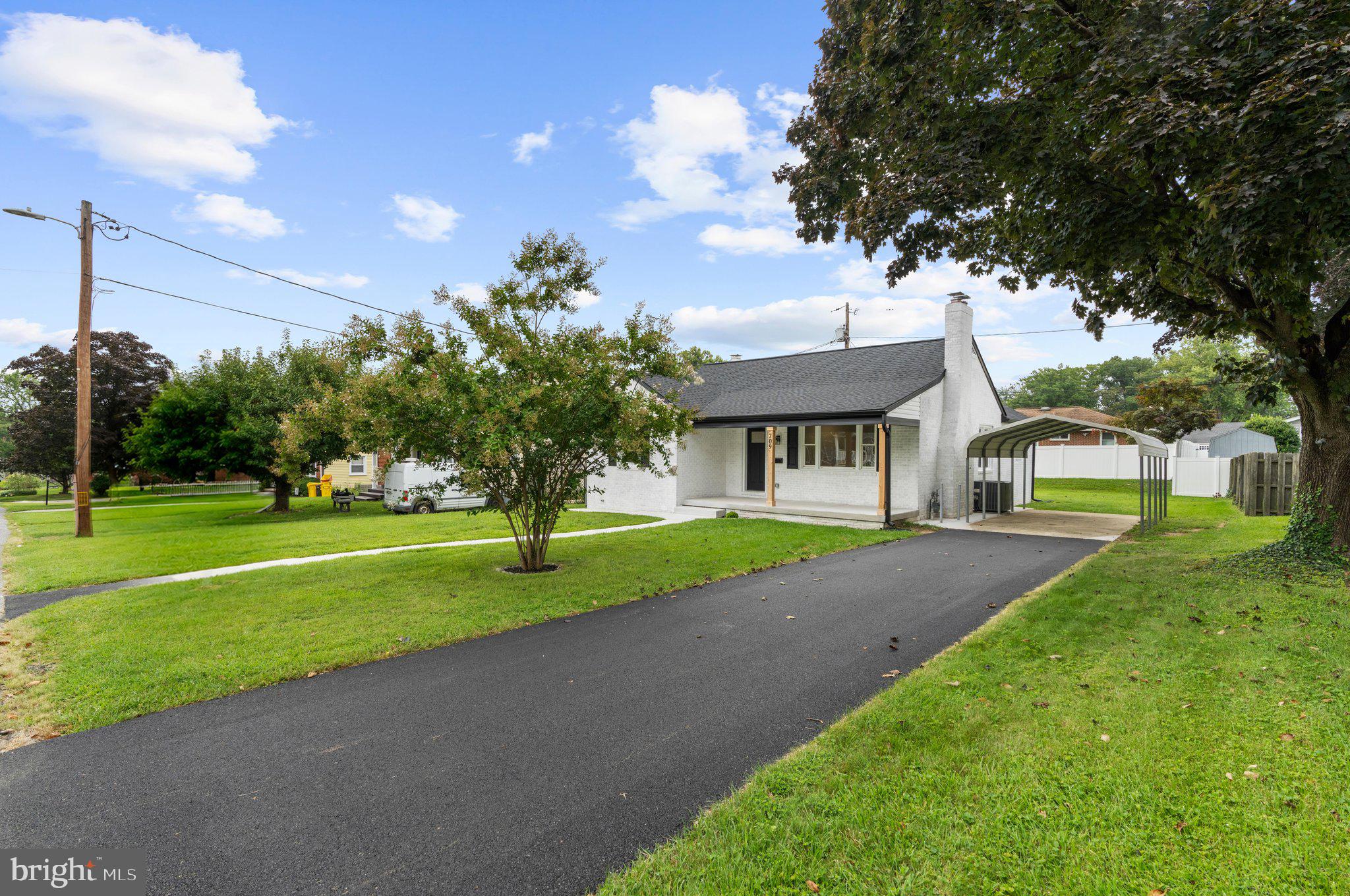 709 WOODDALE ROAD