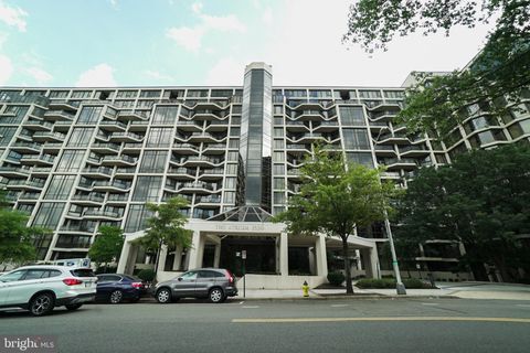 1530 KEY BOULEVARD 304 ARLINGTON VA 22209