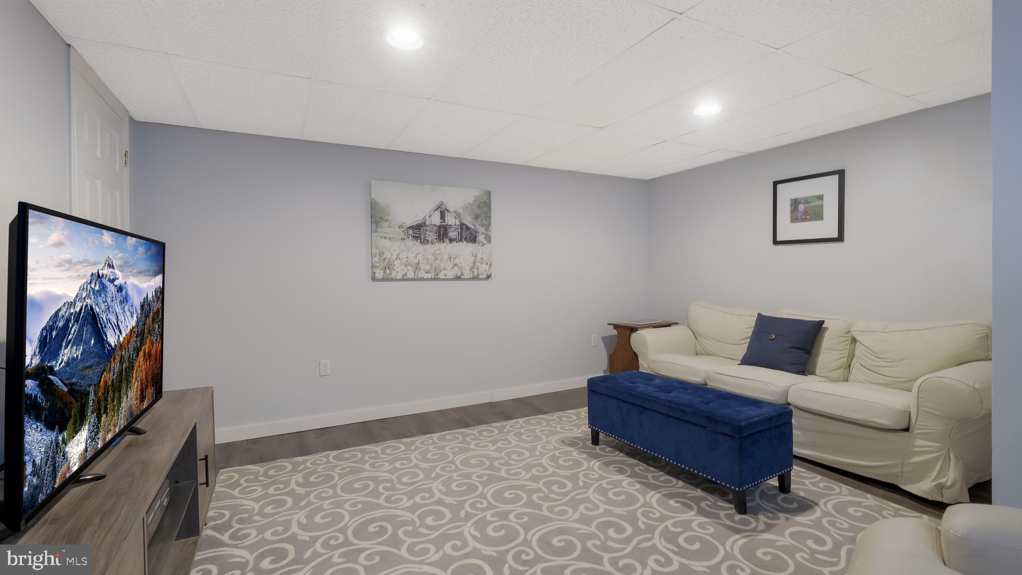 PEAR TREE VIL - Residential