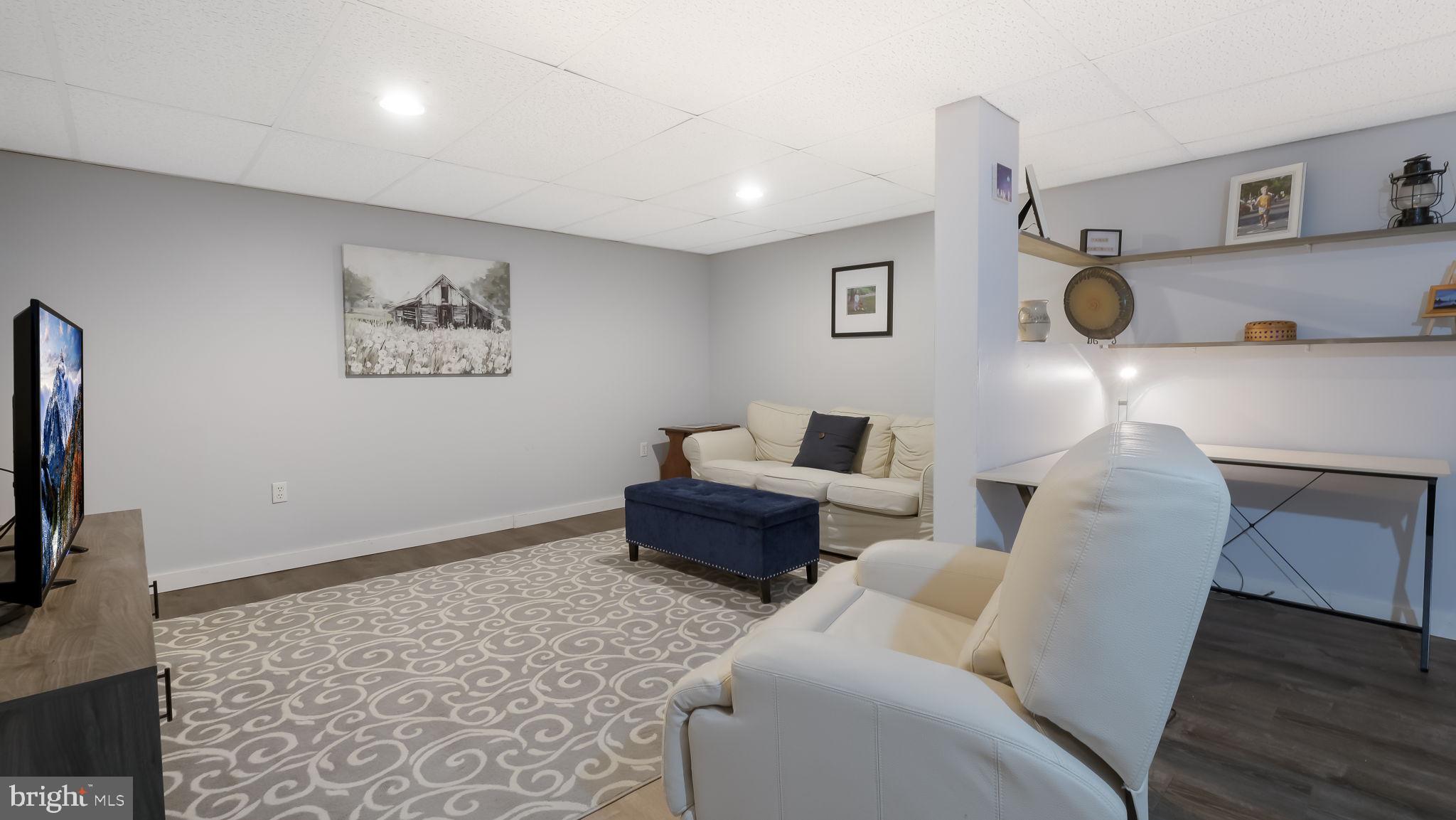 PEAR TREE VIL - Residential