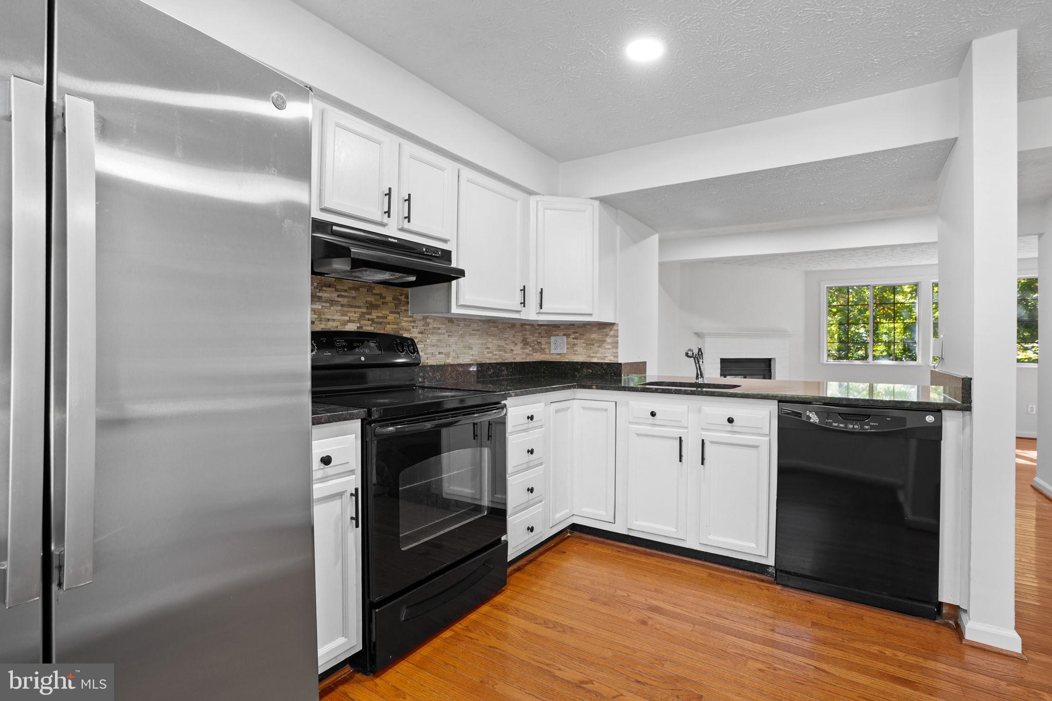 8006 GRANDVIEW COURT