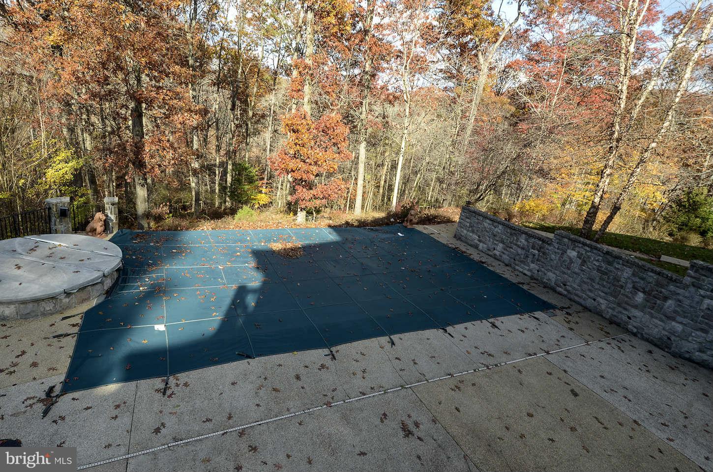 MCLEAN FALLS AT CHINQUAP - Residential